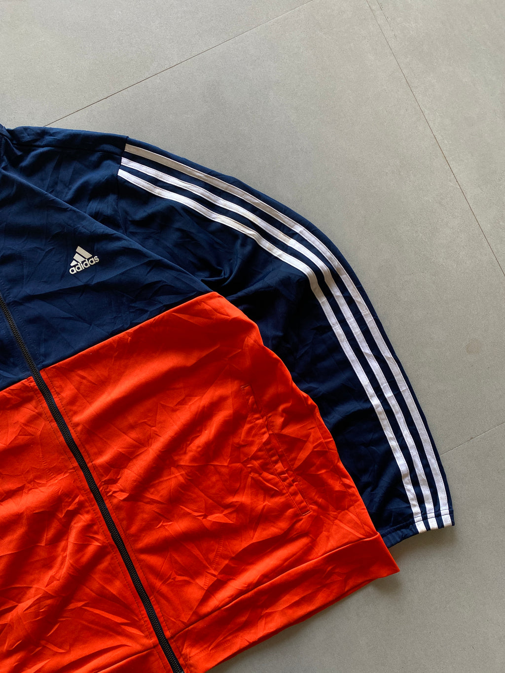 ADIDAS STRIPED JACKET - XL