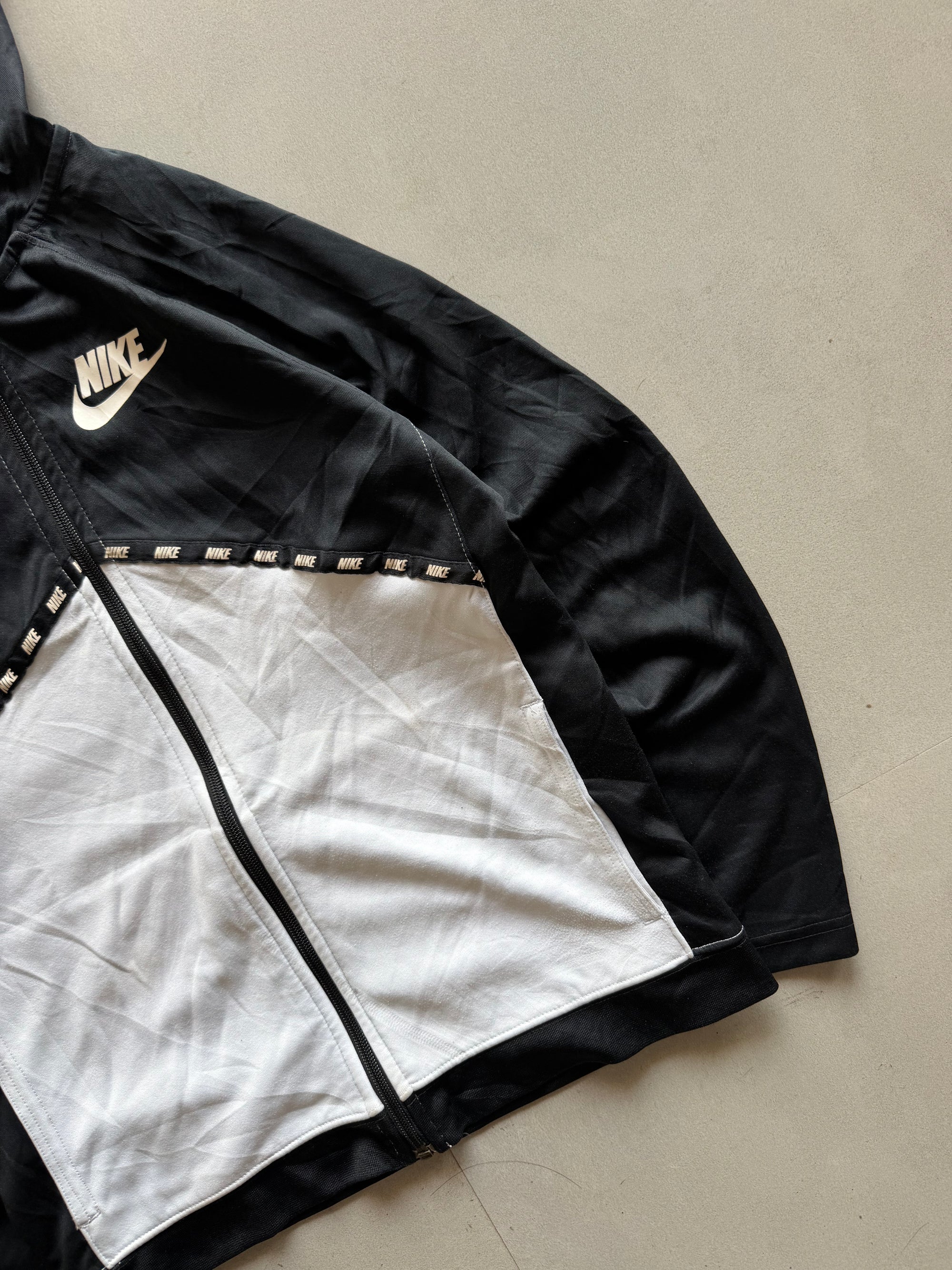 VINTAGE NIKE HOODED JACKET - XXS