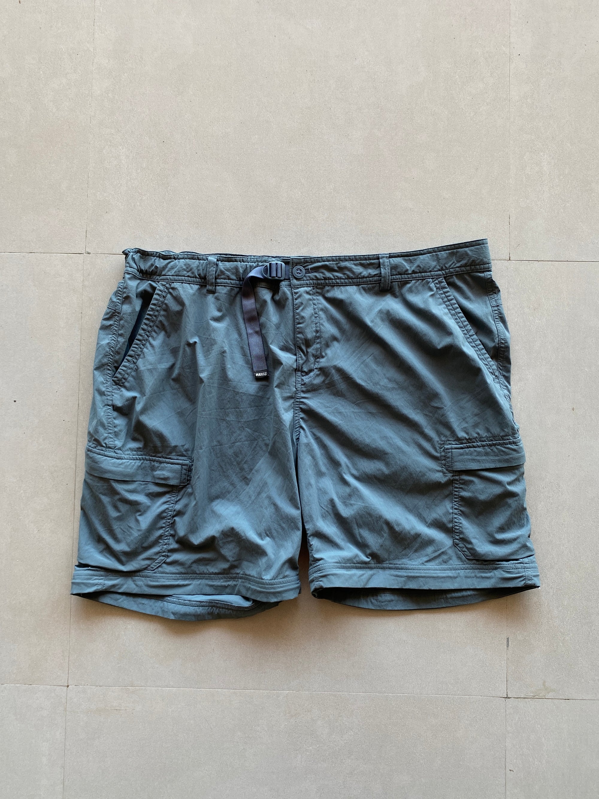 REI HIKING SHORTS - Xl