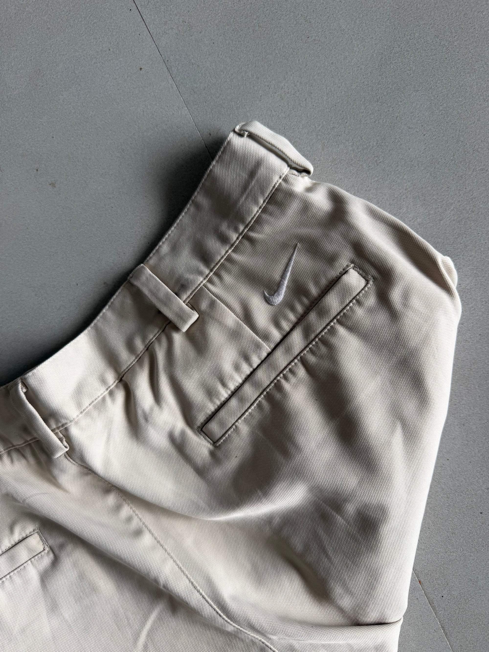 00S NIKE GOLF SHORTS -M