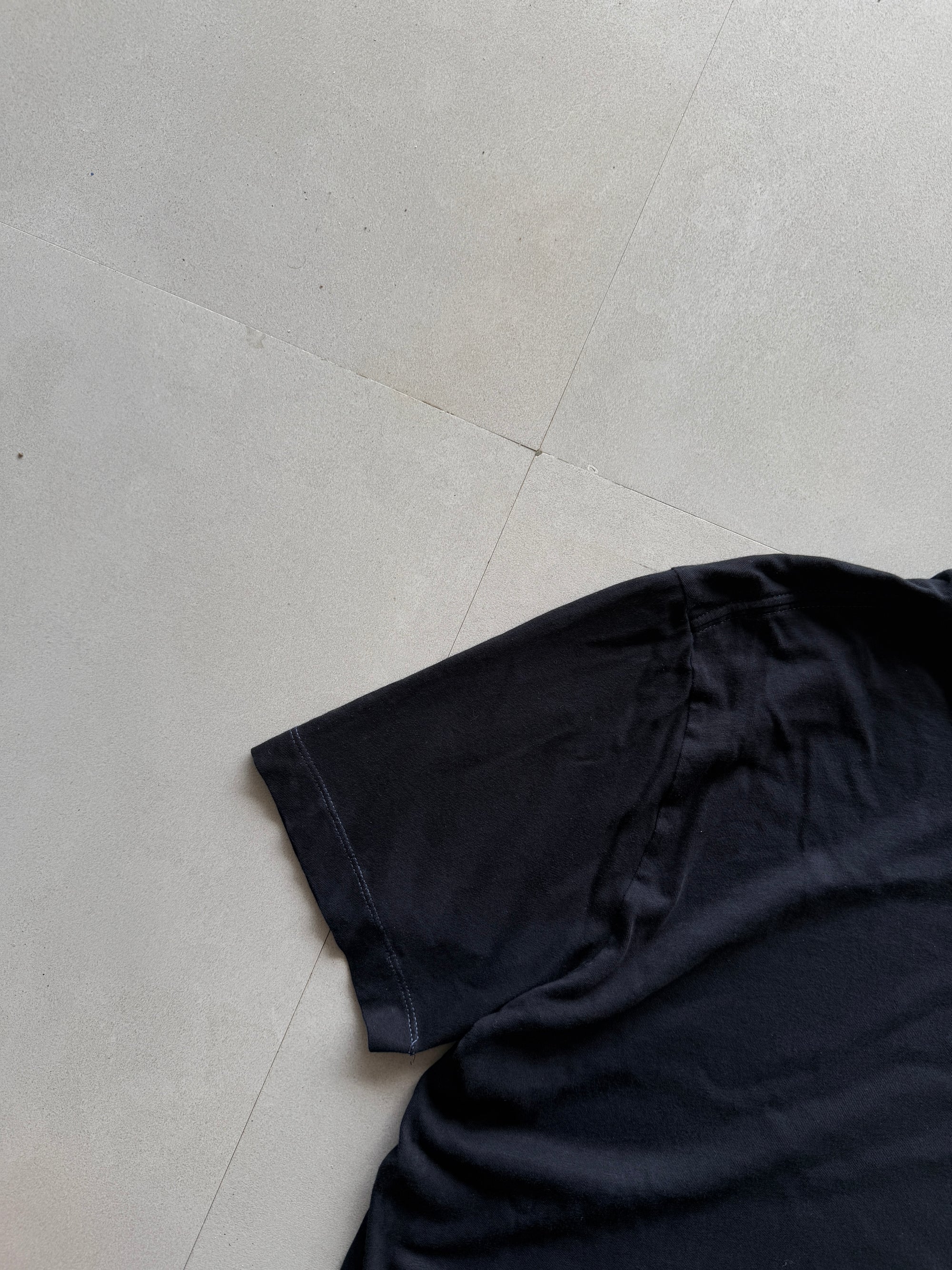 NIKE SOLID BLACK TEE - S