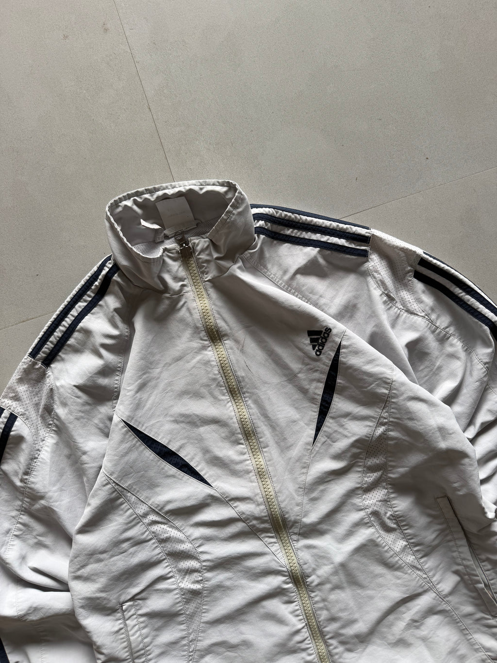 VINTAGE ADIDAS STRIPED JACKET - L