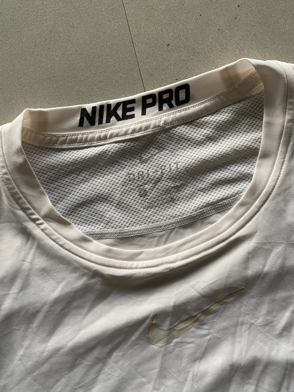 NIKE PRO COMPRESSION TEE - S
