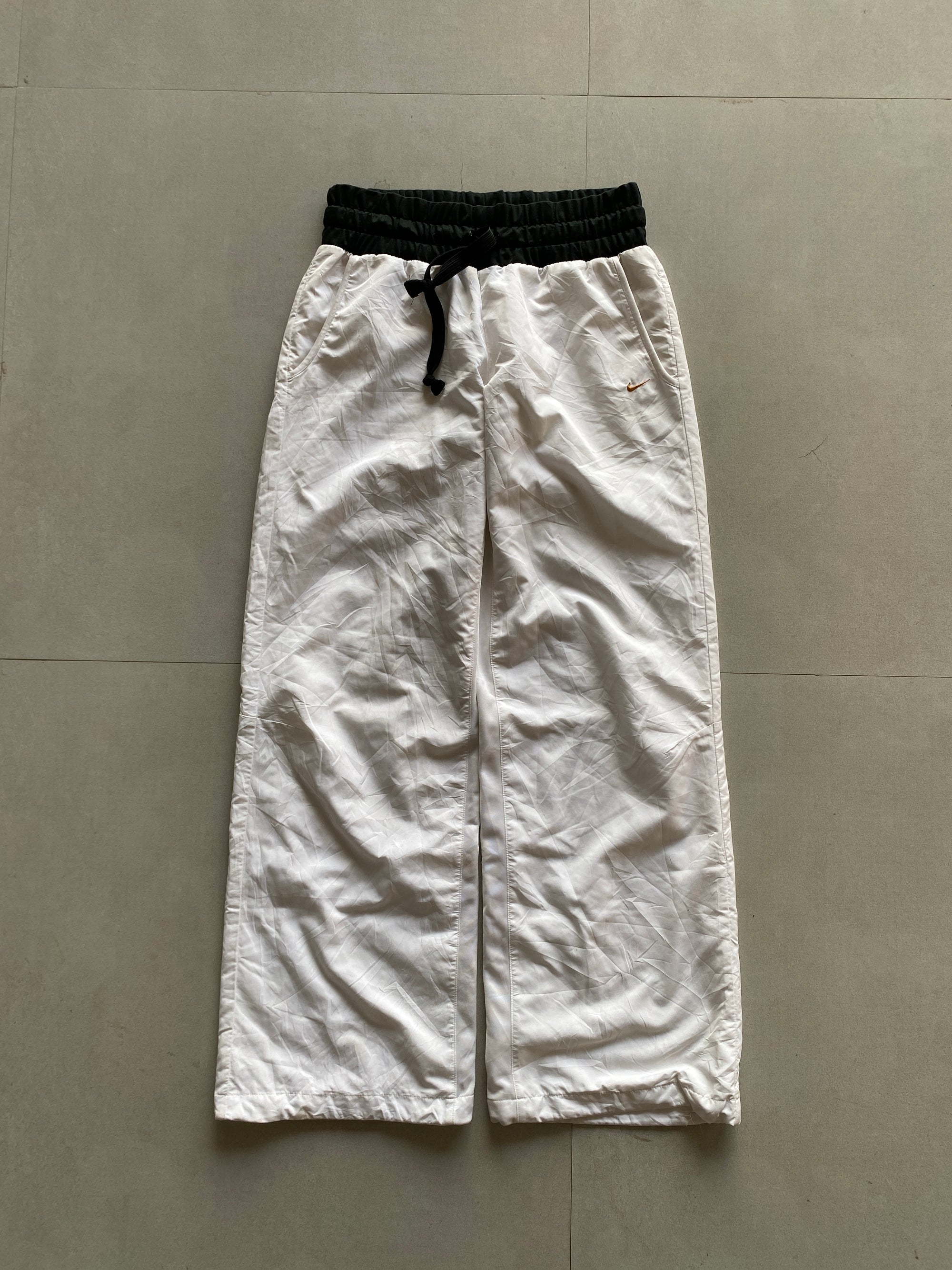 VINTAGE NIKE TRACK PANT -