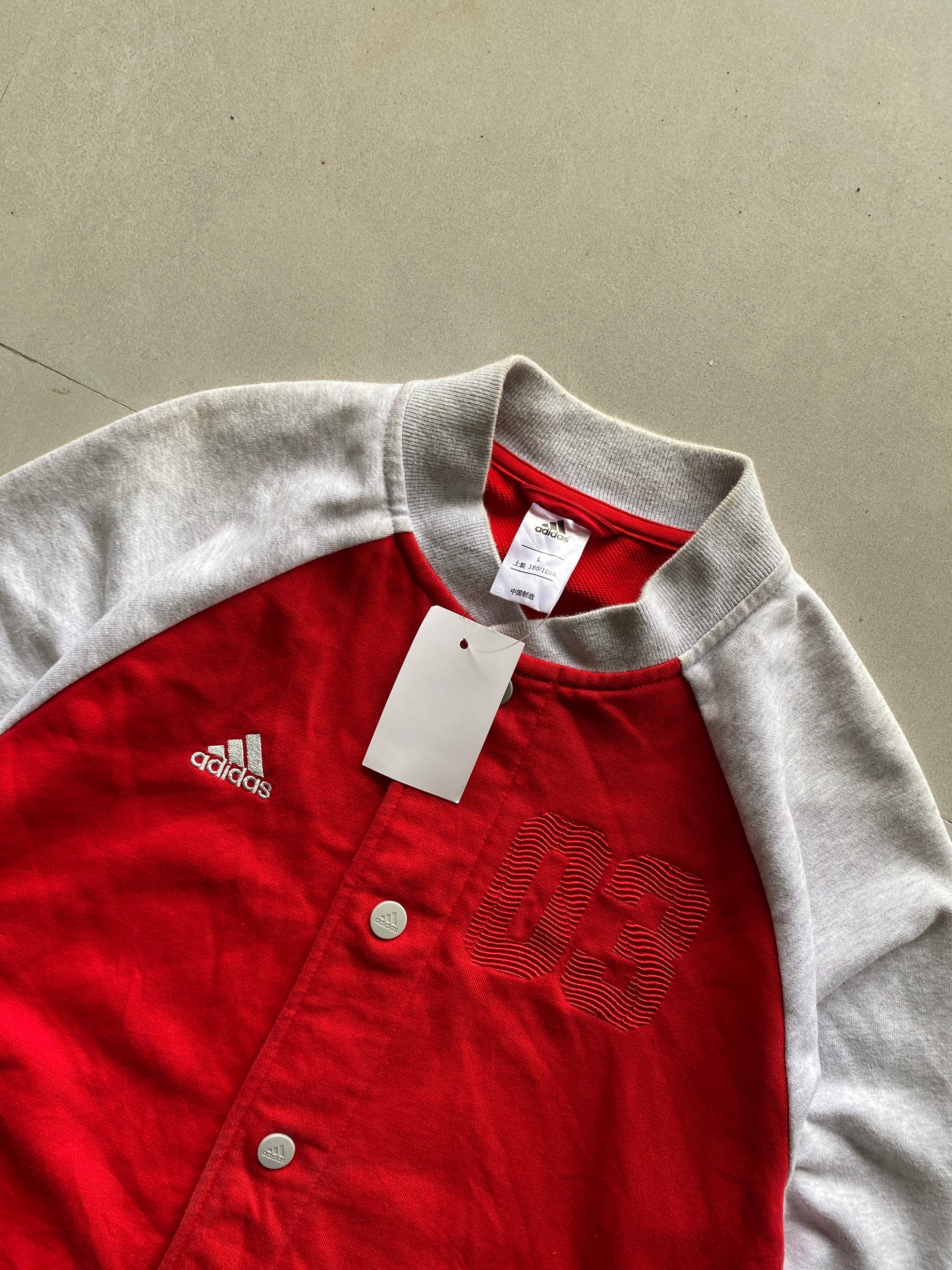ADIDAS VARSITY JACKET - M