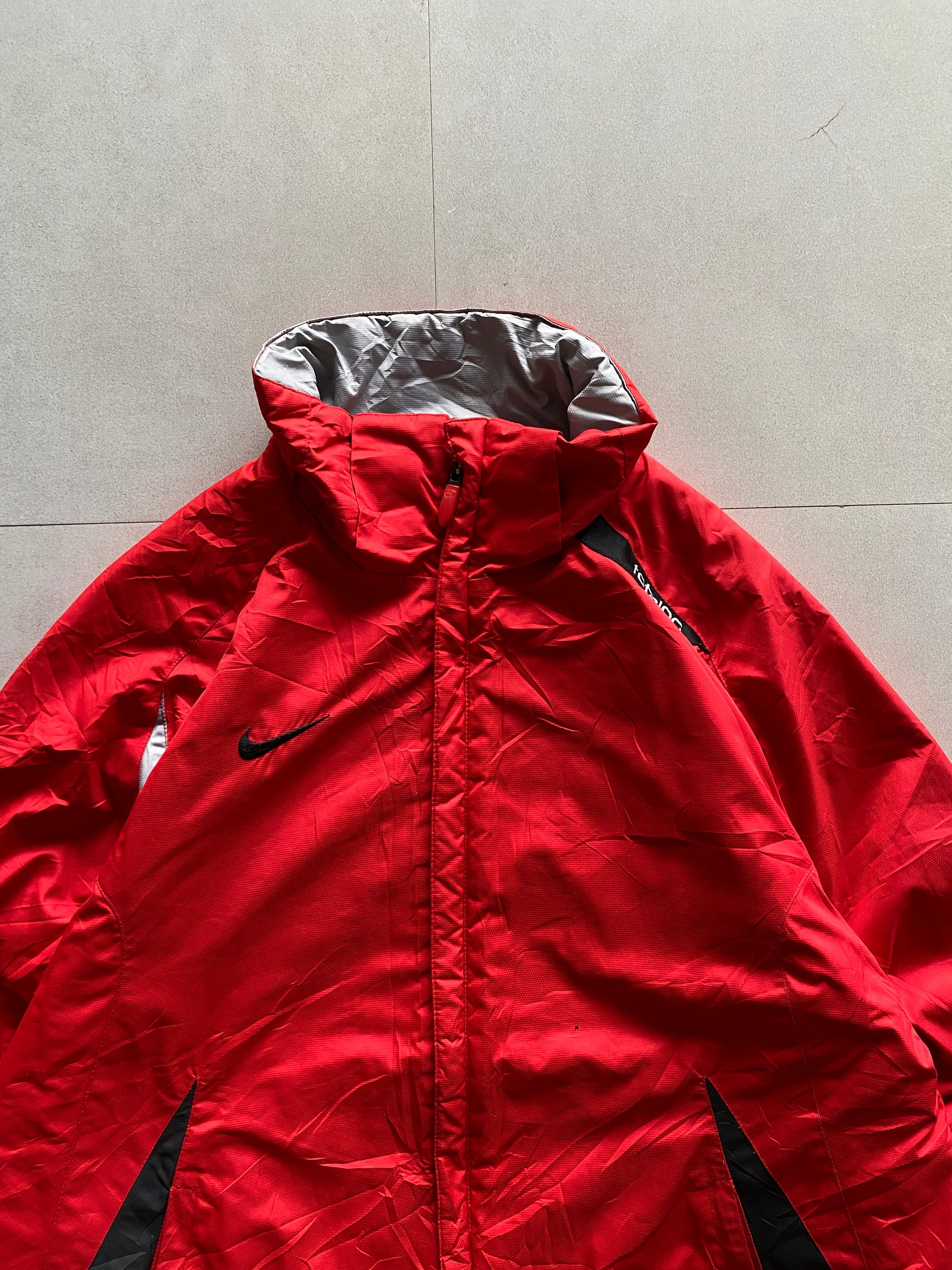 NIKE FIT LIGHT WEIGHT PUFFY JACKET - M