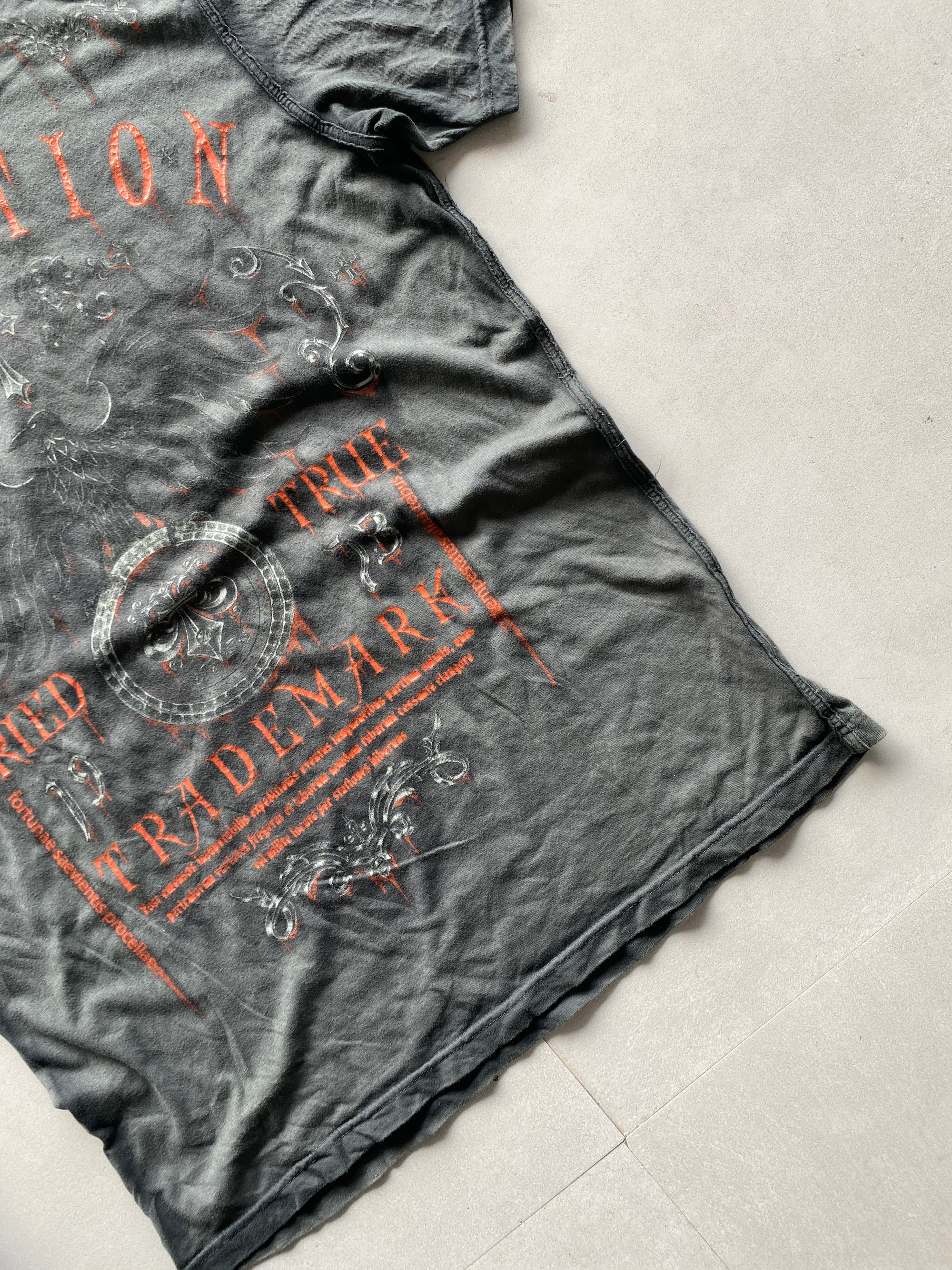 AFFLICTION TEE - M