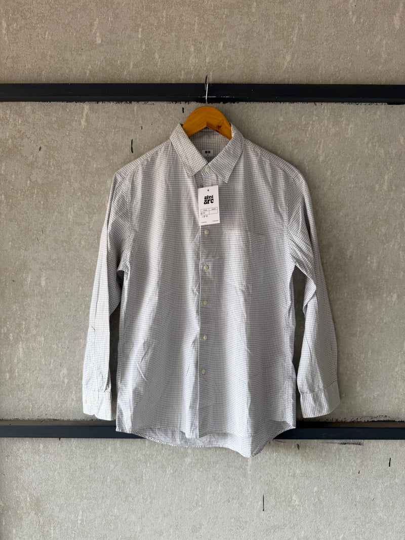 UNIQLO CHECKERD SHIRT ST182 - M