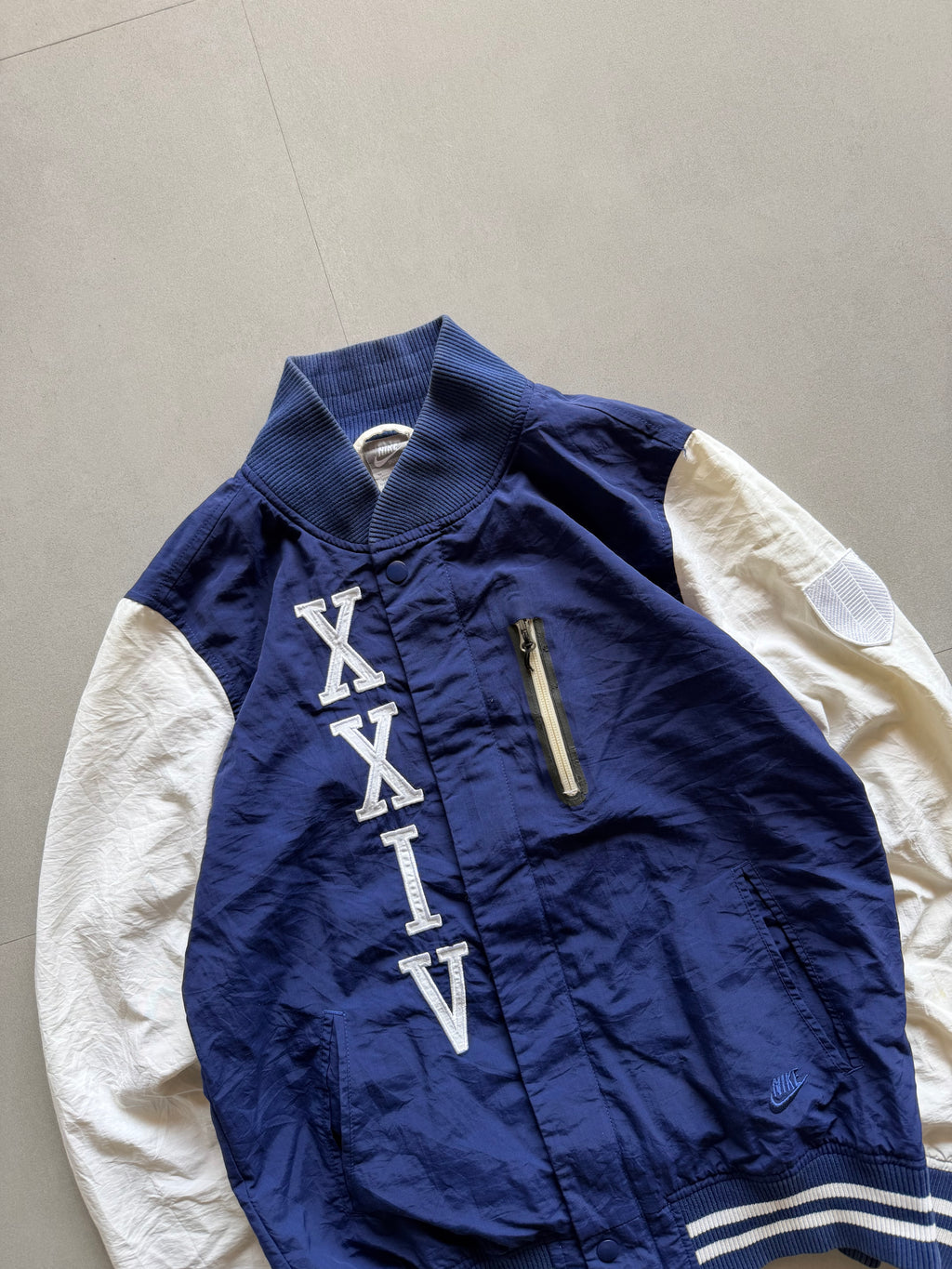 VINTAGE NIKE VARSITY JACKET - S