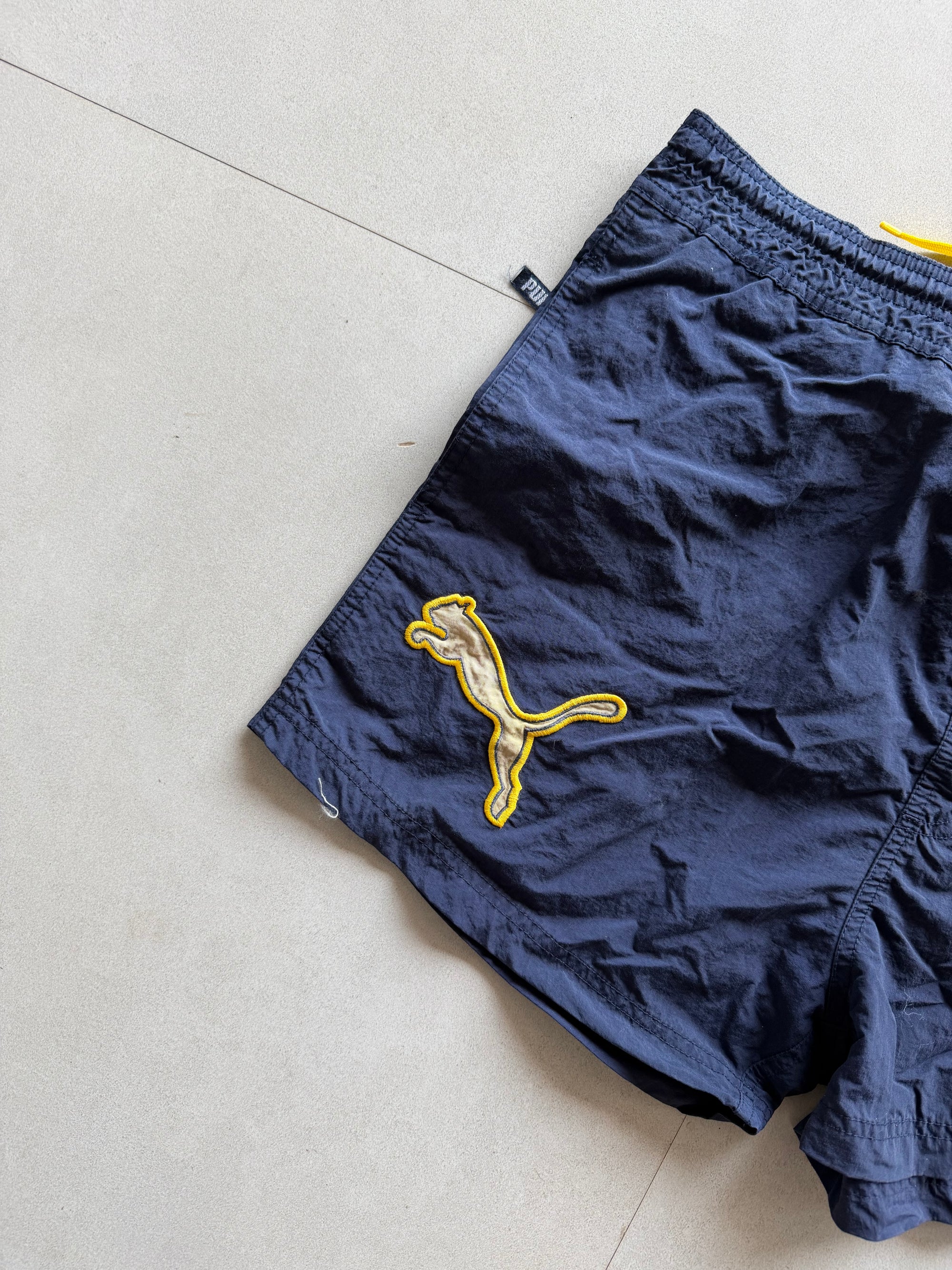 90S PUMA SHORTS - L
