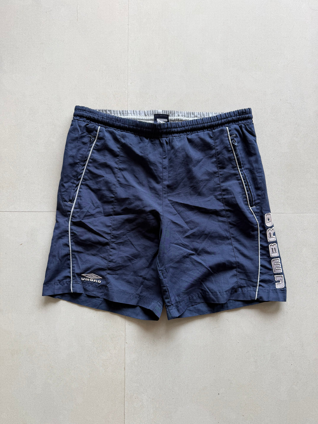 UMBRO SHORTS - L