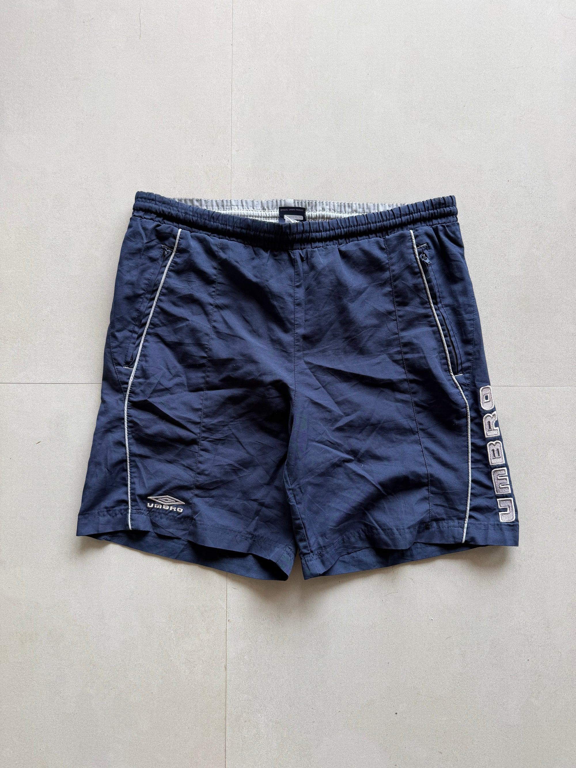 UMBRO SHORTS - L