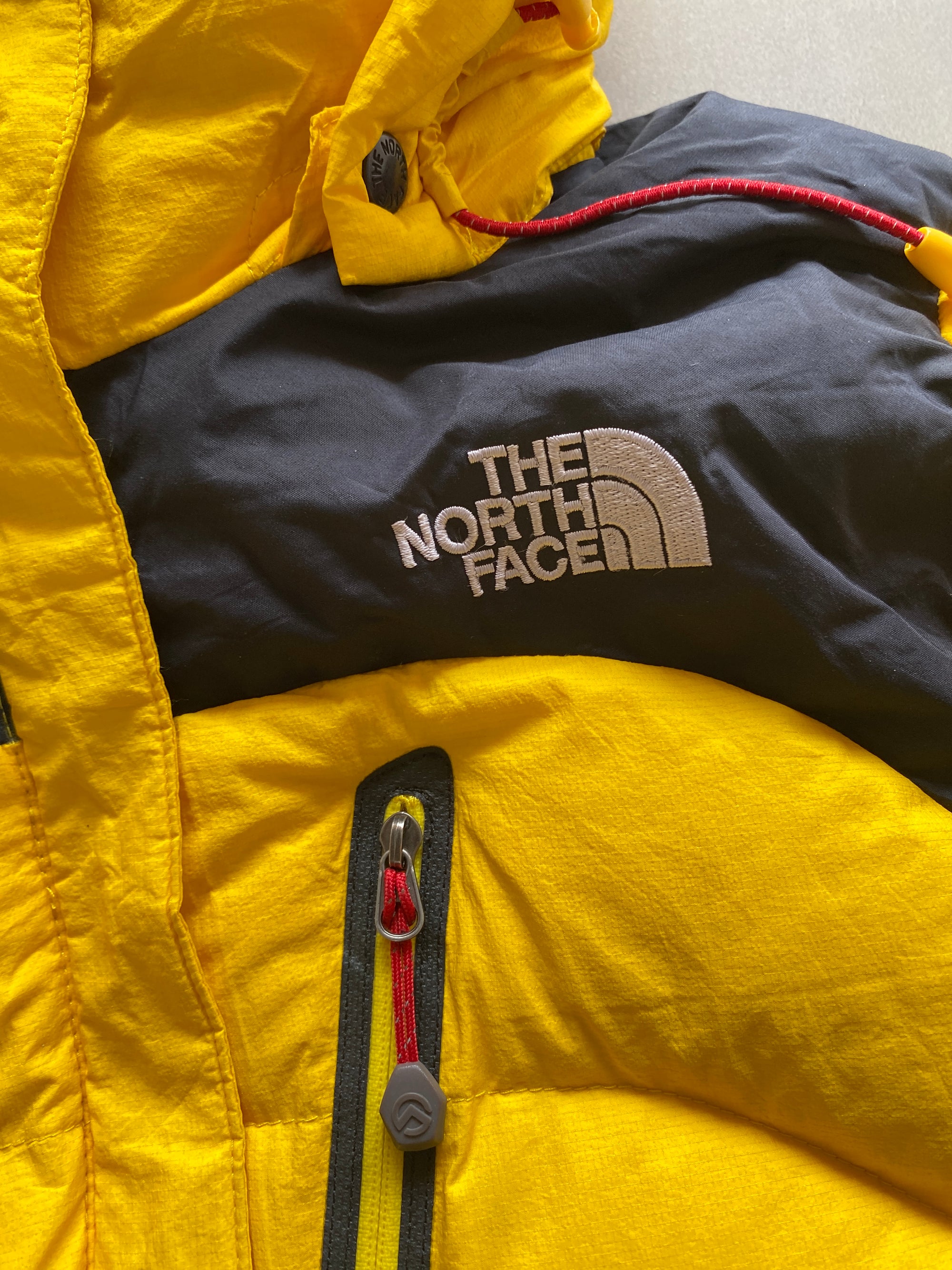 THE NORTH FACE SUMMIT SERIES HYVENT 800 PUFFER JACKET - S