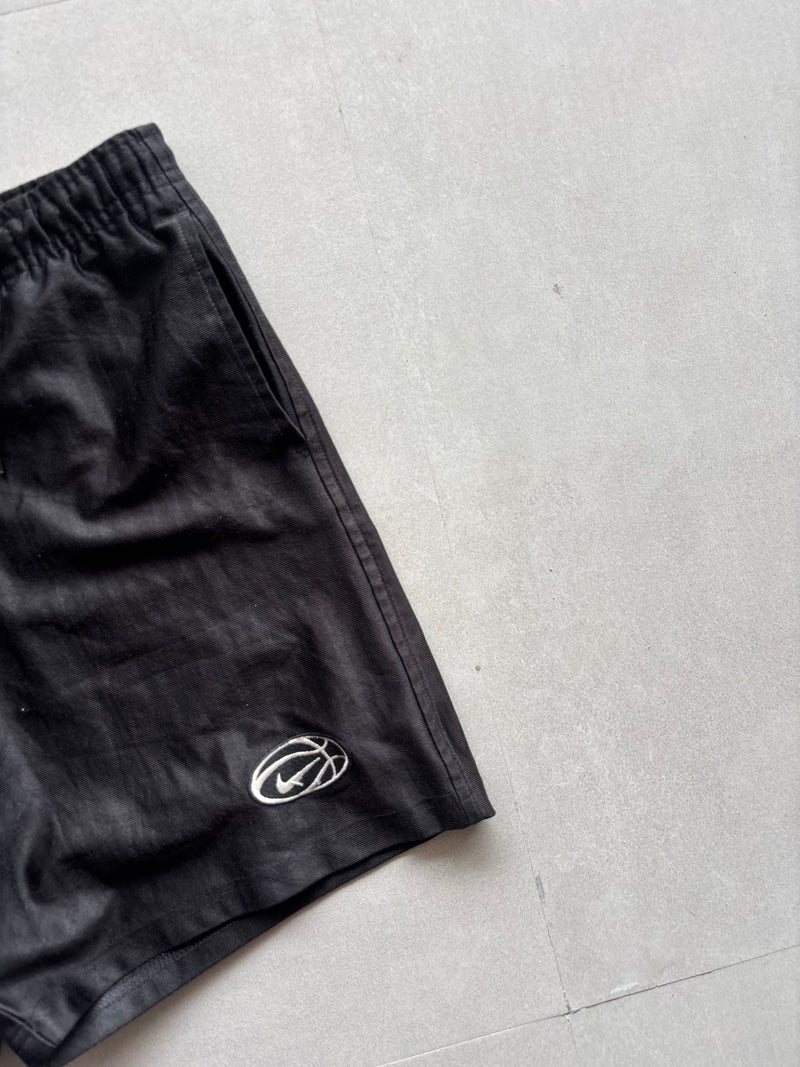 90s NIKE SHORTS - M