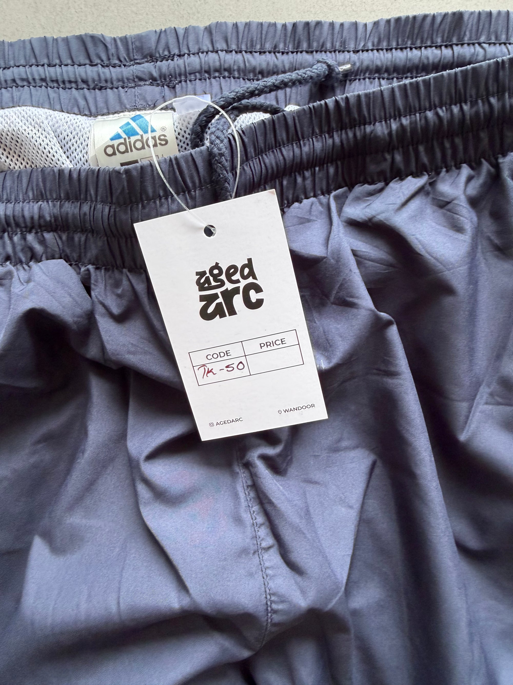 ADIDAS STRIPED TRACK PANT50 - M