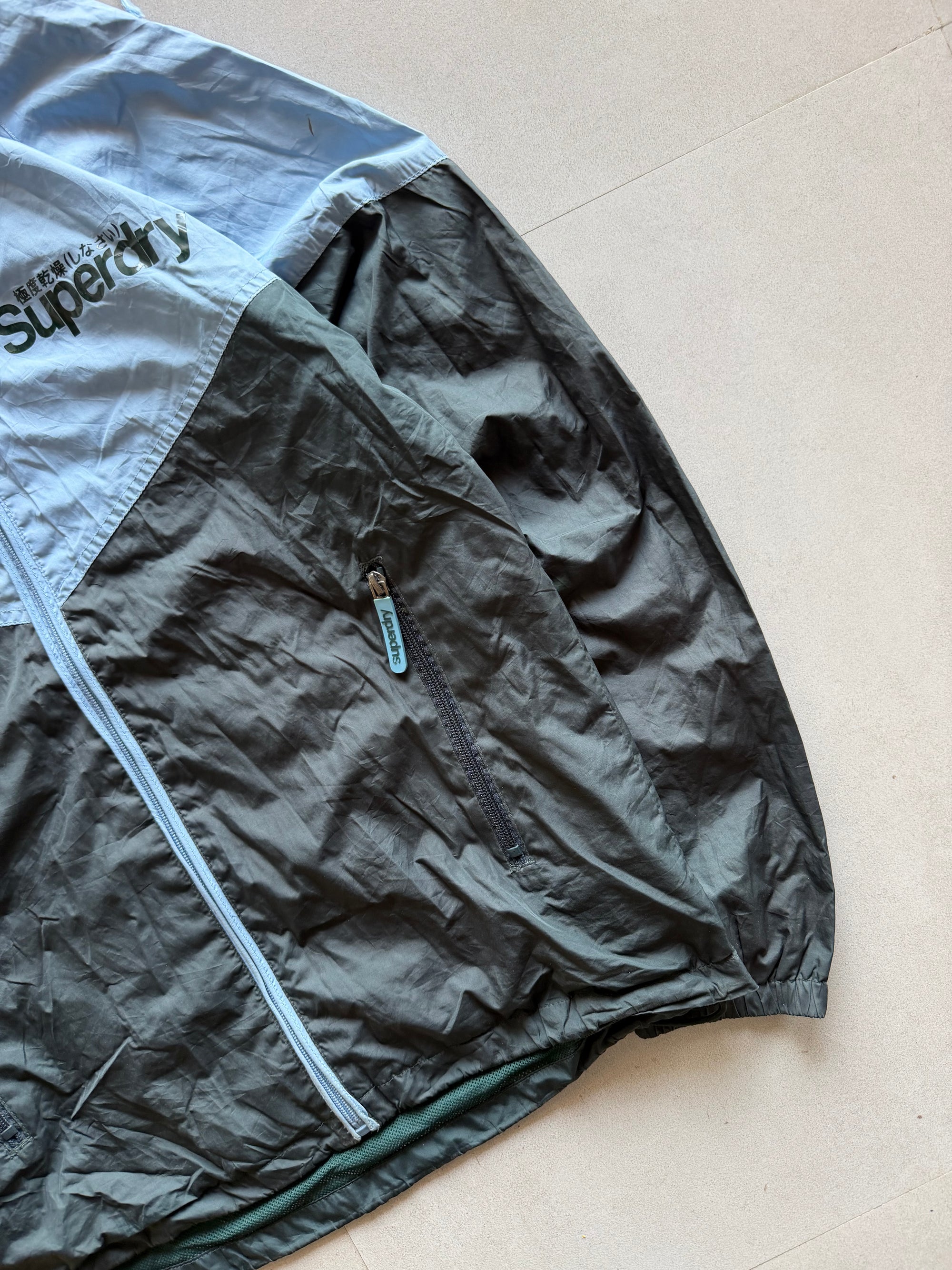 SUPERDRY HOODED JACKET - M