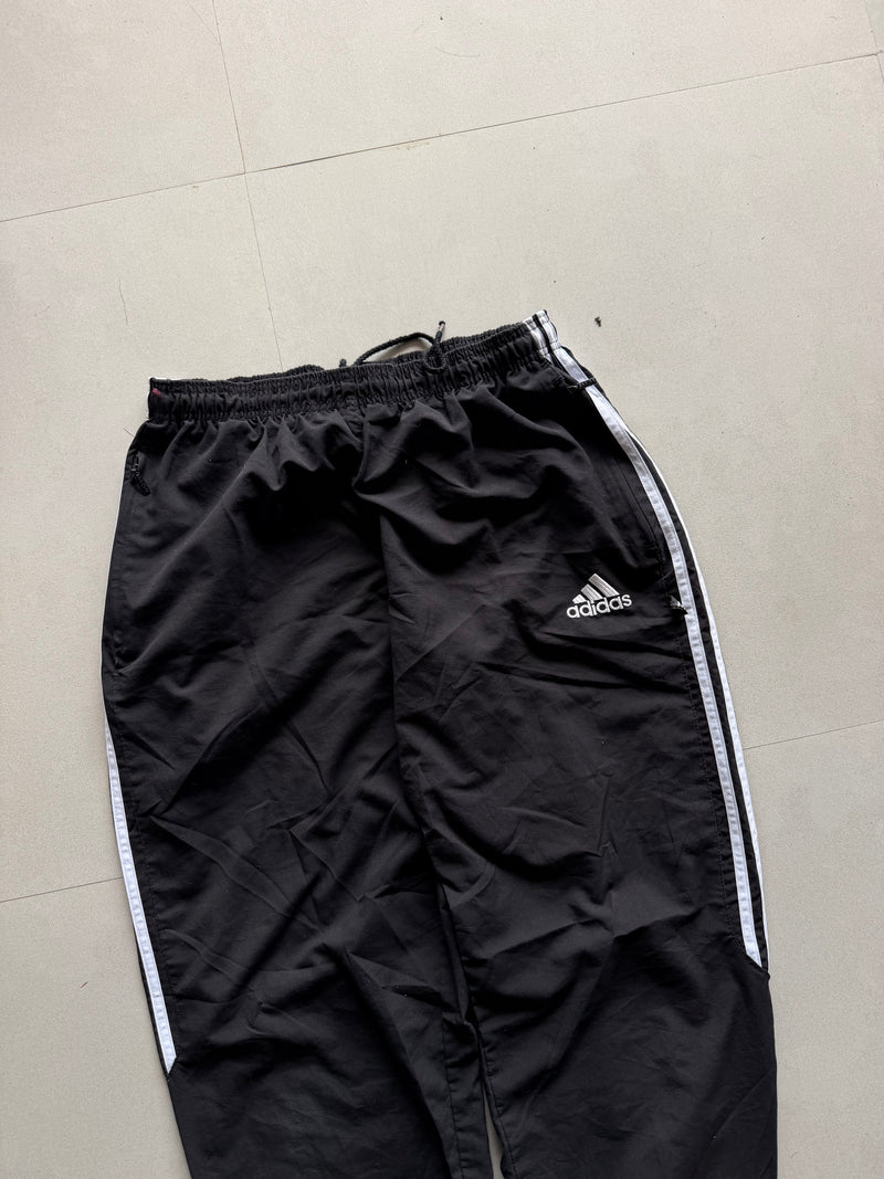 ADIDAS STRIPED TRACK PANT68 - M