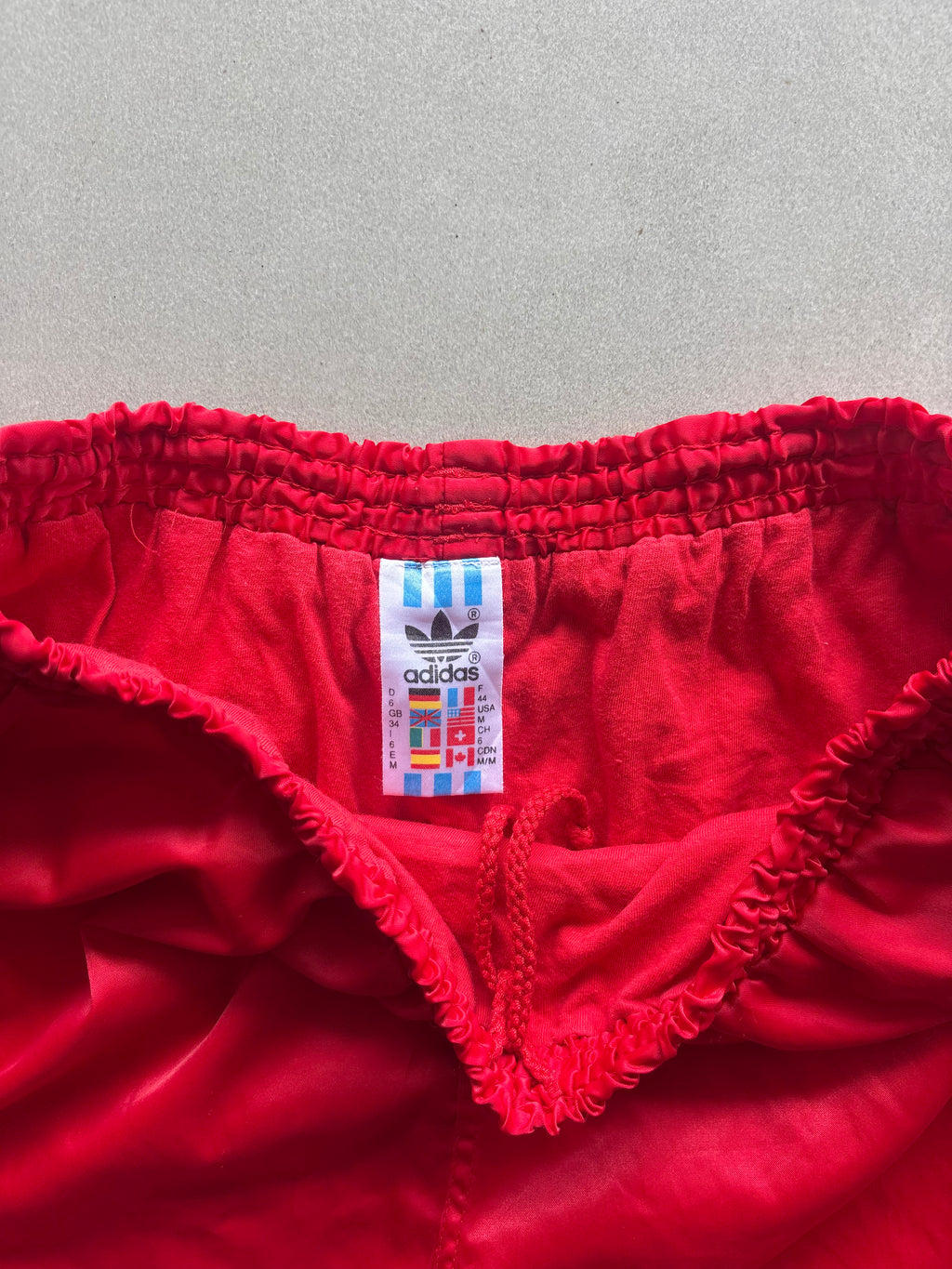 90s ADIDAS SHORTS - M
