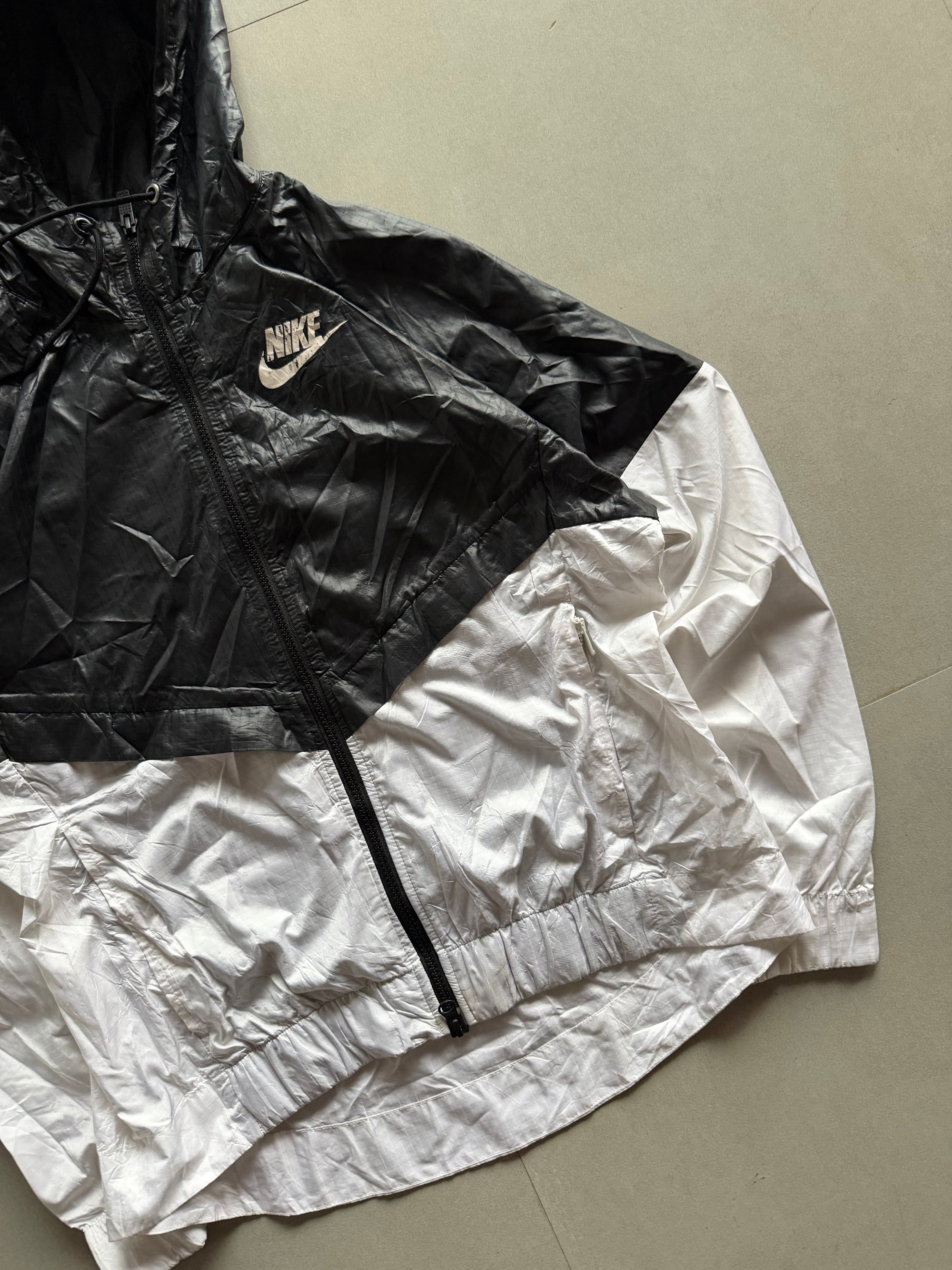 NIKE HOODED JACKET - S