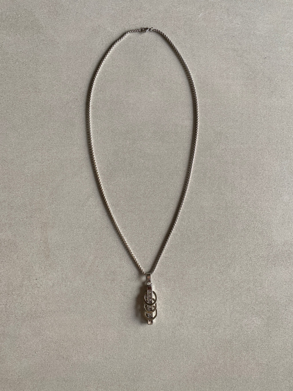 DIAMOND CIRCLE PENDANT CHAIN