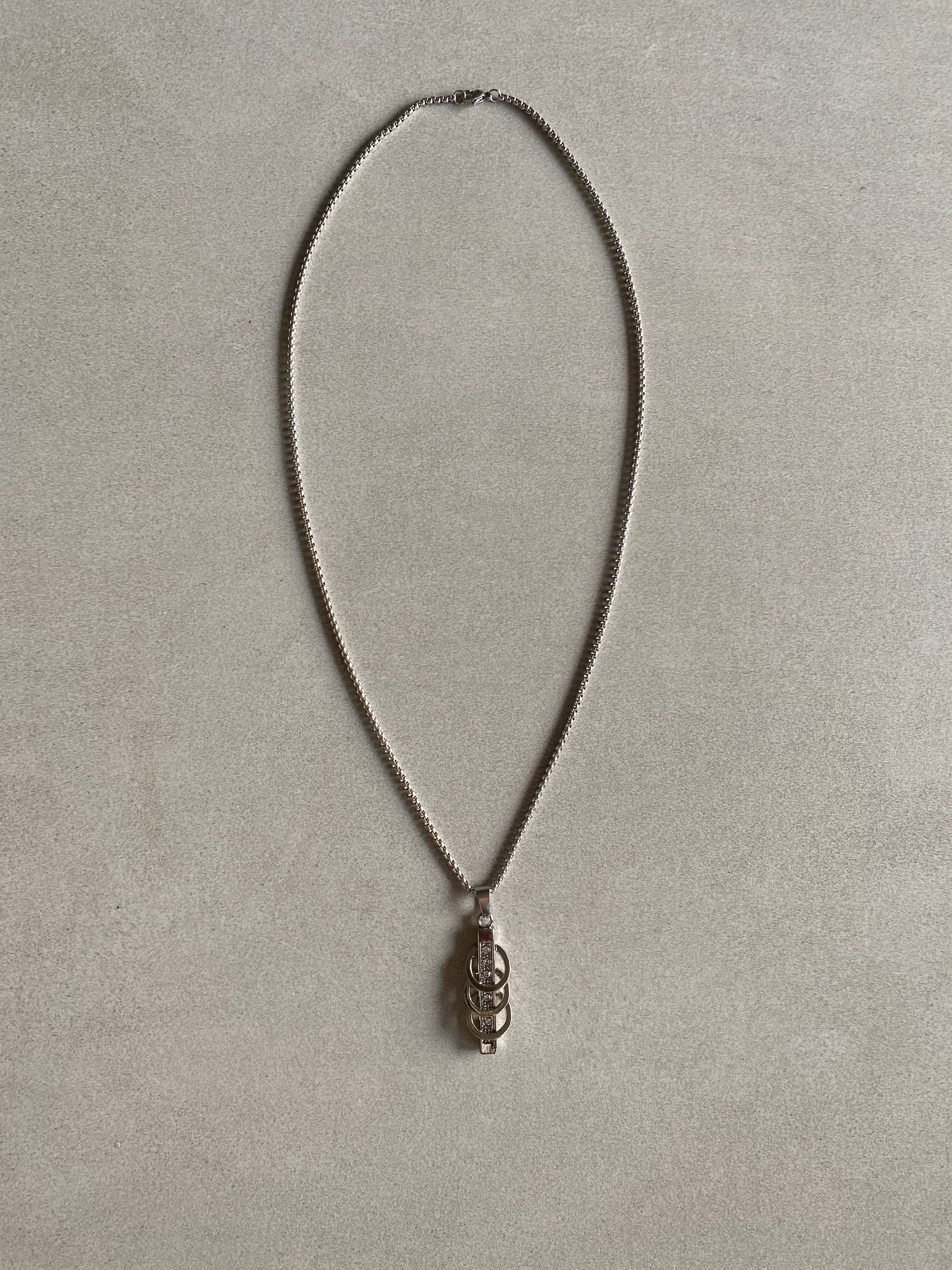 DIAMOND CIRCLE PENDANT CHAIN