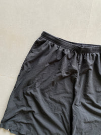 NIKE BASIC SHORTS - M