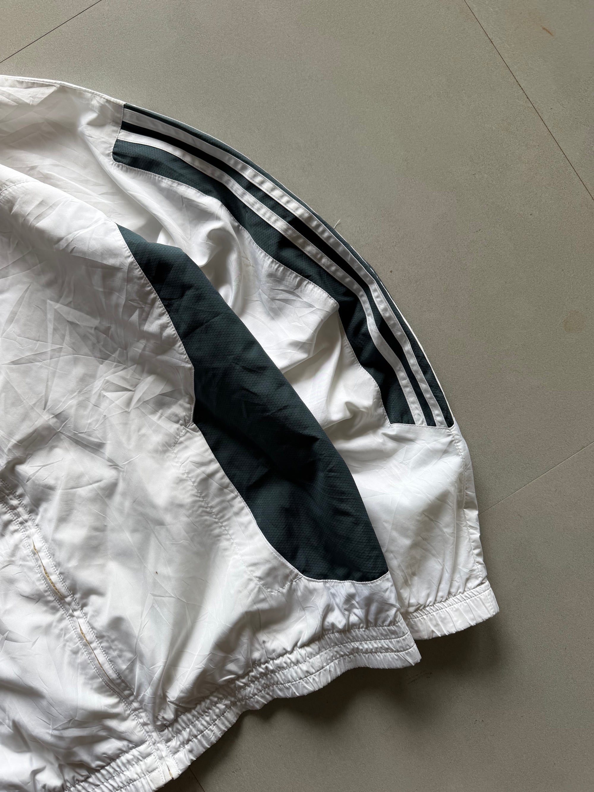 ADIDAS STRIPED JACKET - XL