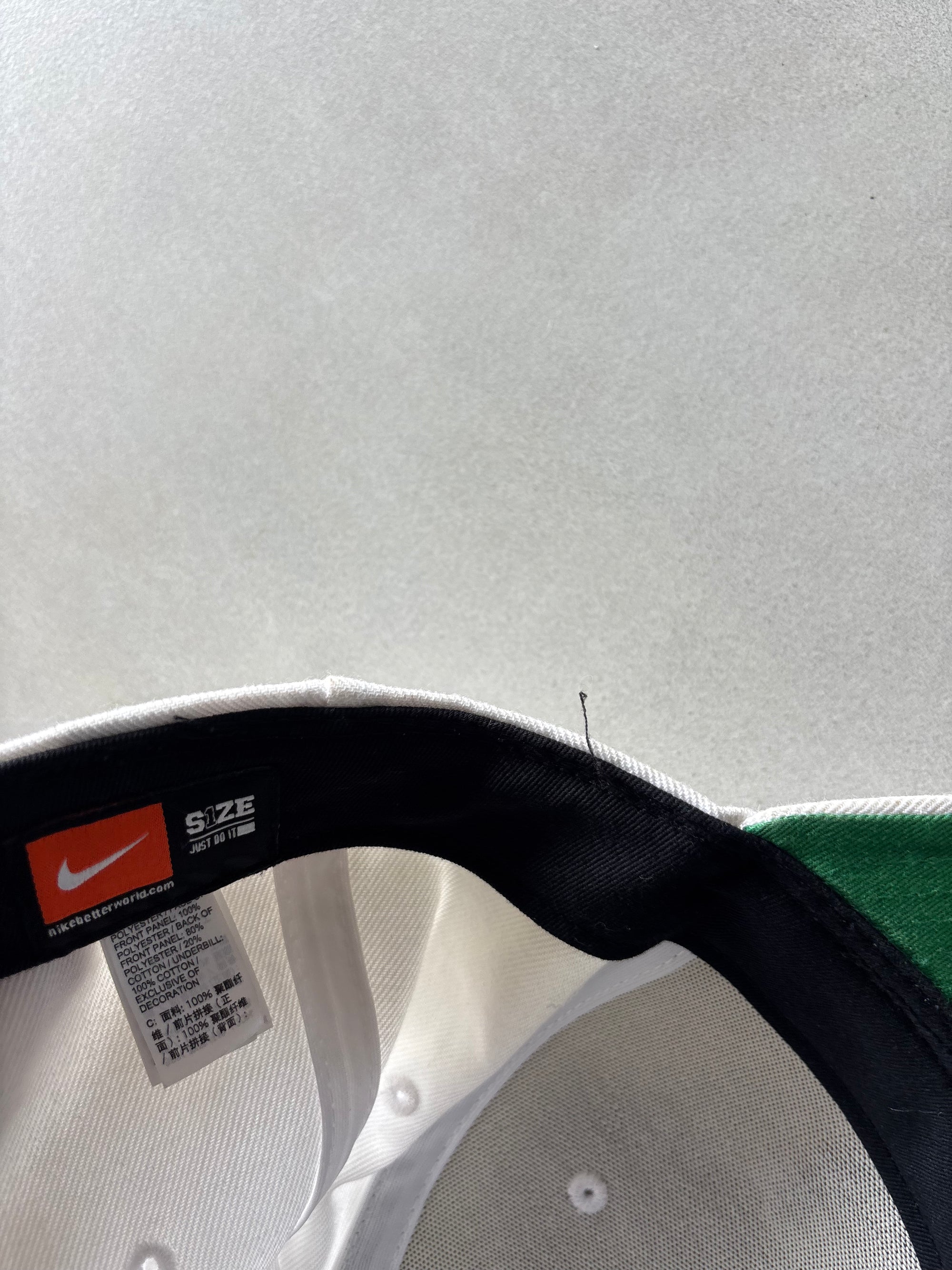 NIKE WHITE CAP