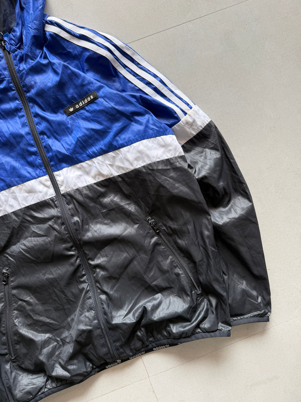 ADIDAS STRIPED HOODED JACKET - M