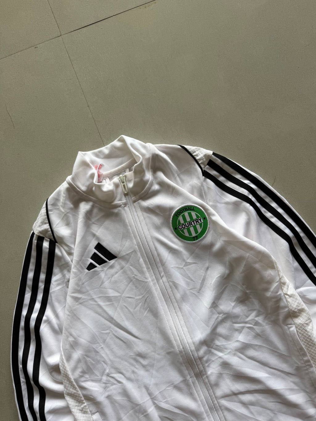 ADIDAS STRIPED COURTRY JACKET - YOUTH S