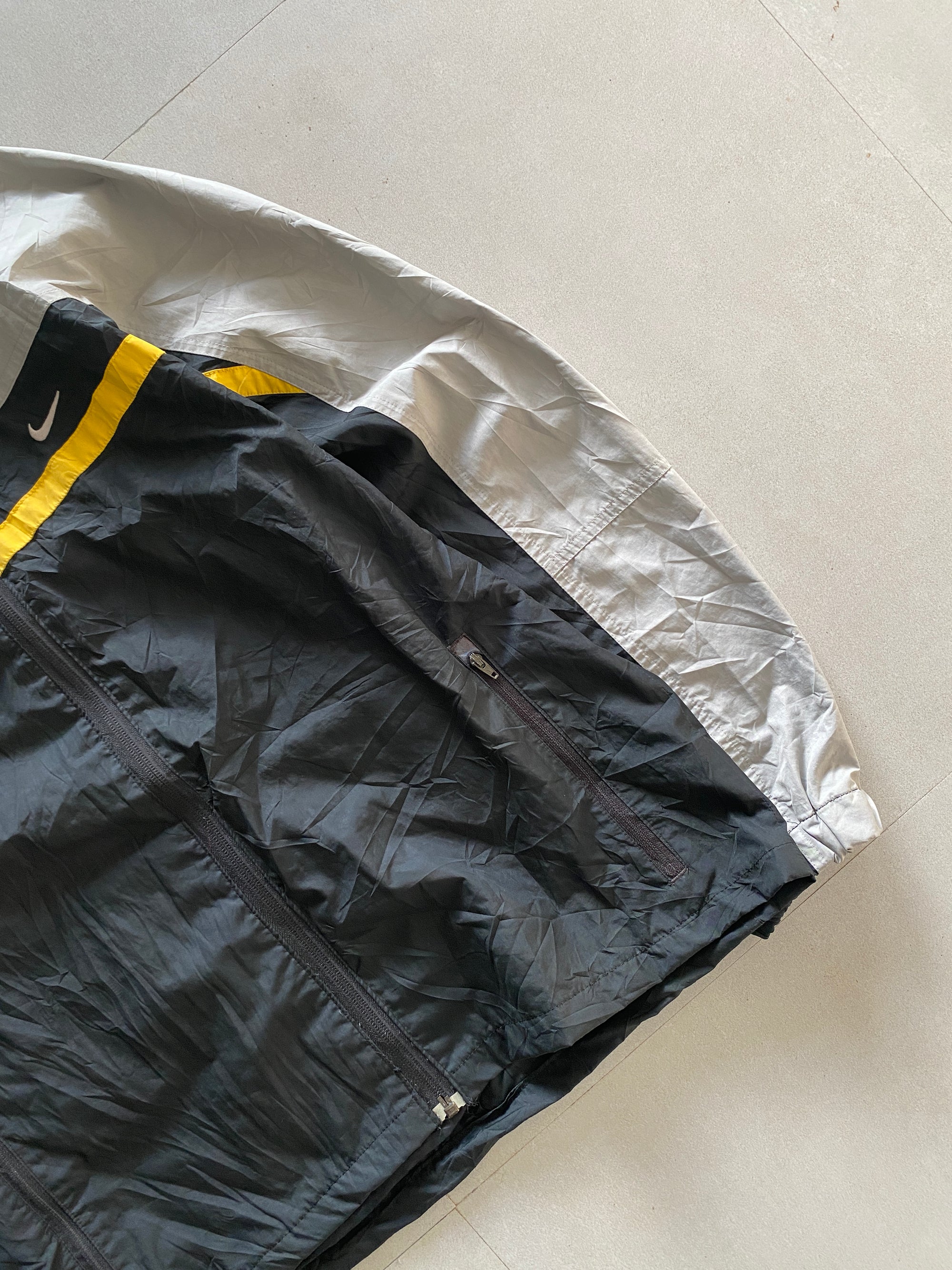 VINTAGE NIKE JACKET - M