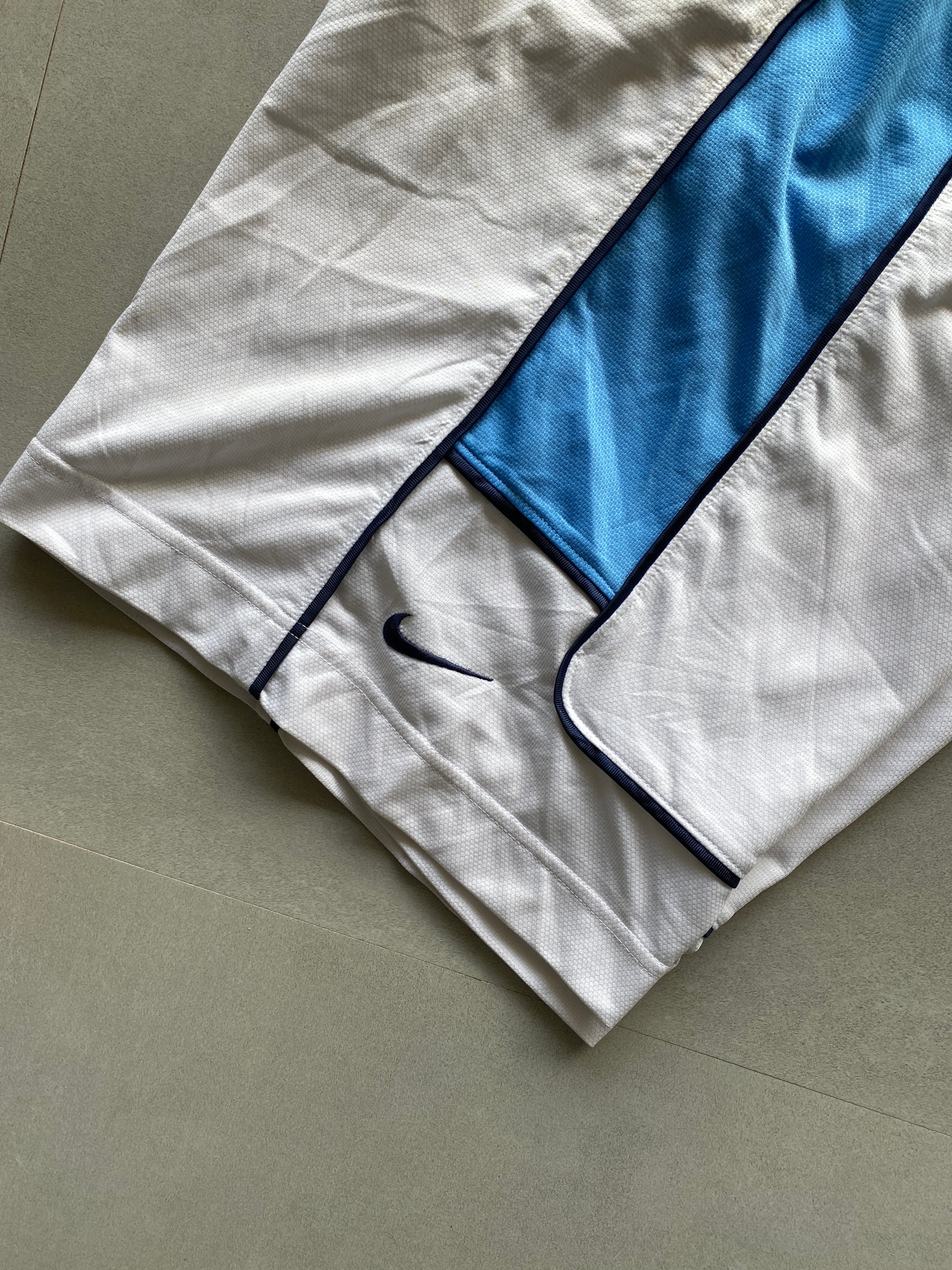 NIKE BASKETBALL SHORTS - L