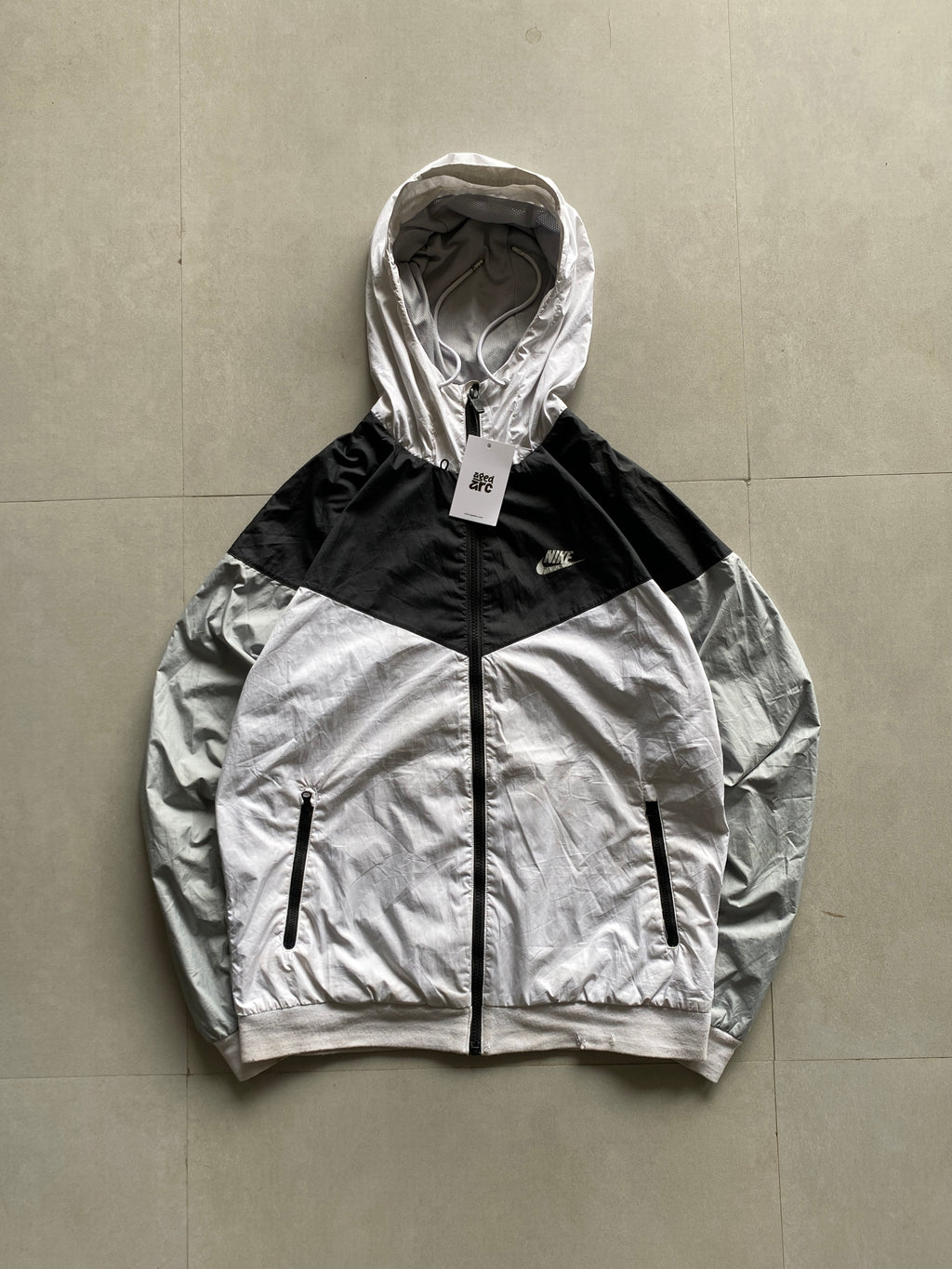 VINTAGE NIKE HOODED JACKET - L