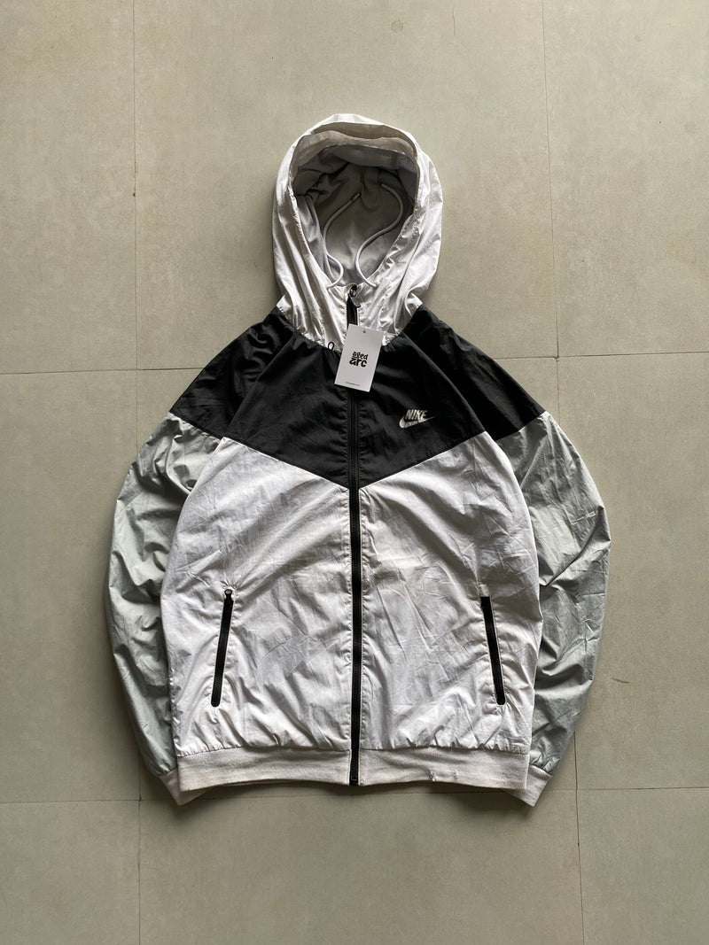 VINTAGE NIKE HOODED JACKET - L
