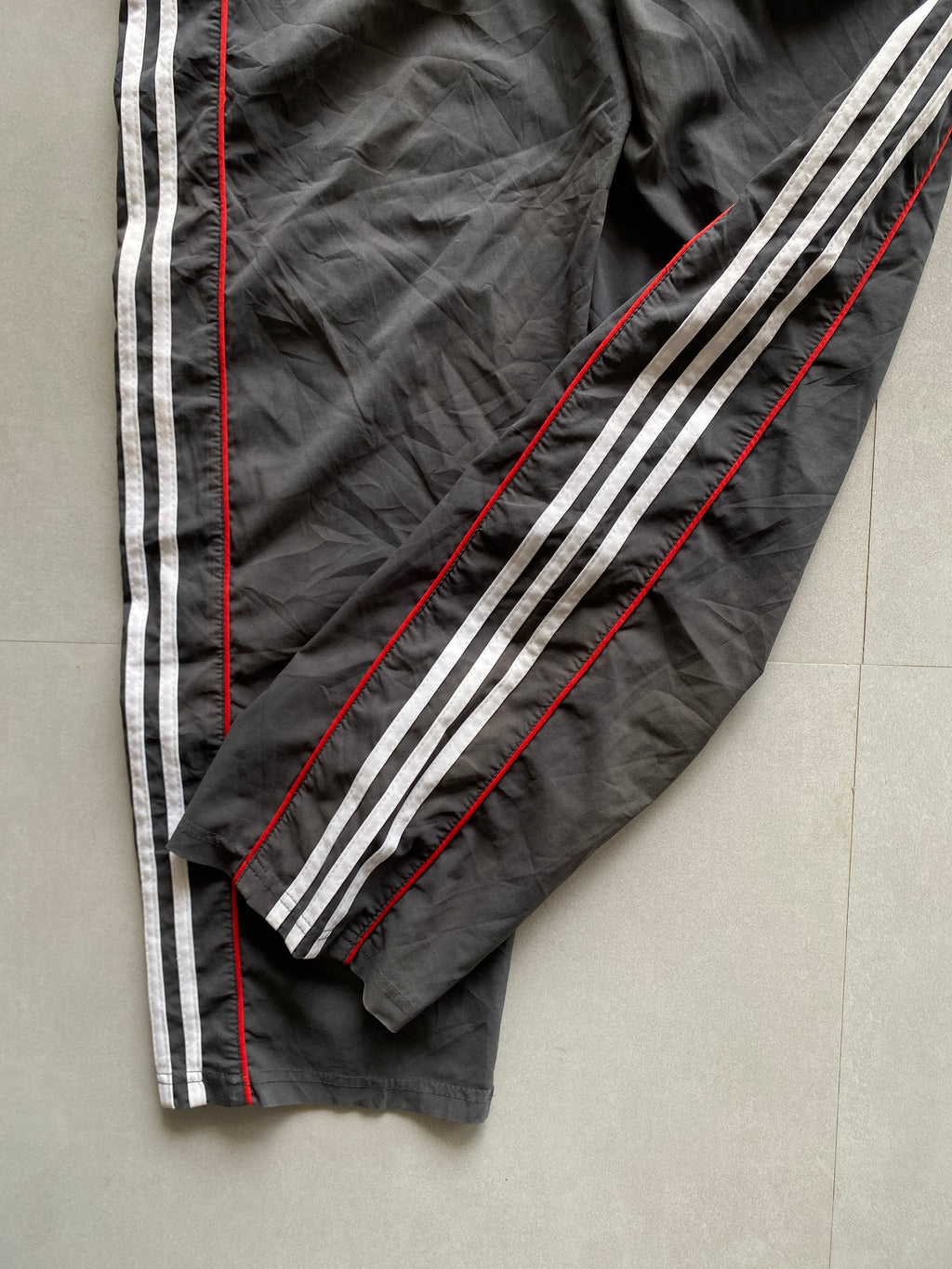 VINTAGE ADIDAS STRIPED TRACK PANT - L