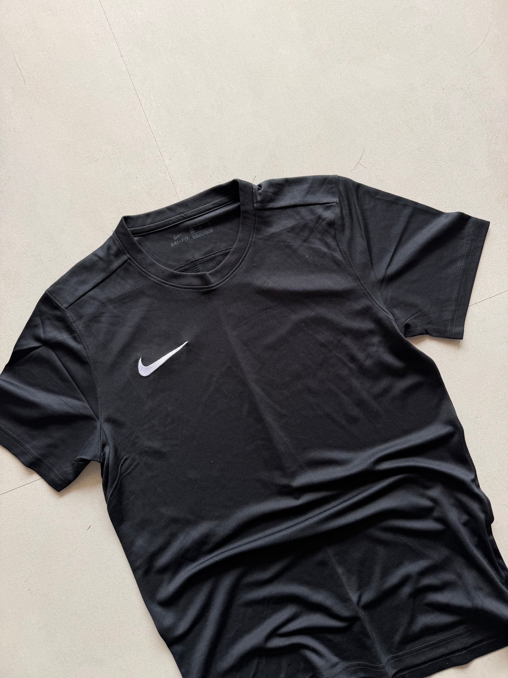 NIKE DRI FIT TEE - XS