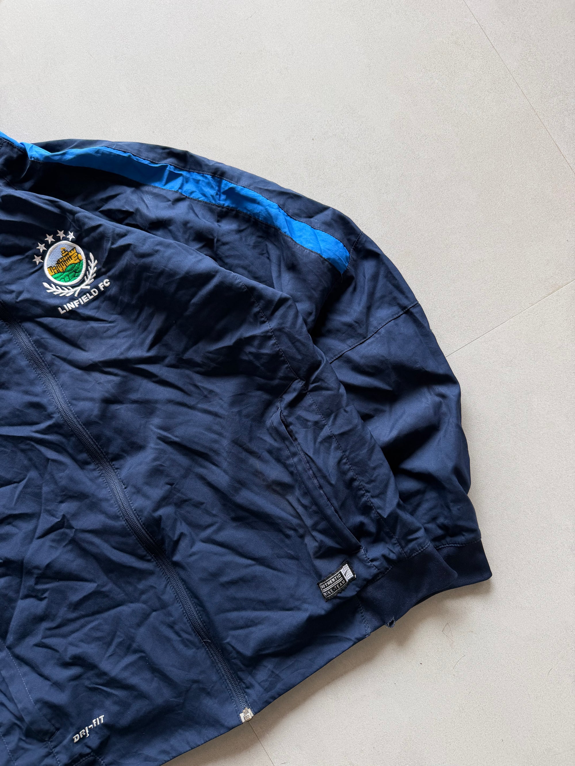 VINTAGE NIKE JACKET - M