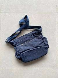 LIAN XIAN NU SLING BAG