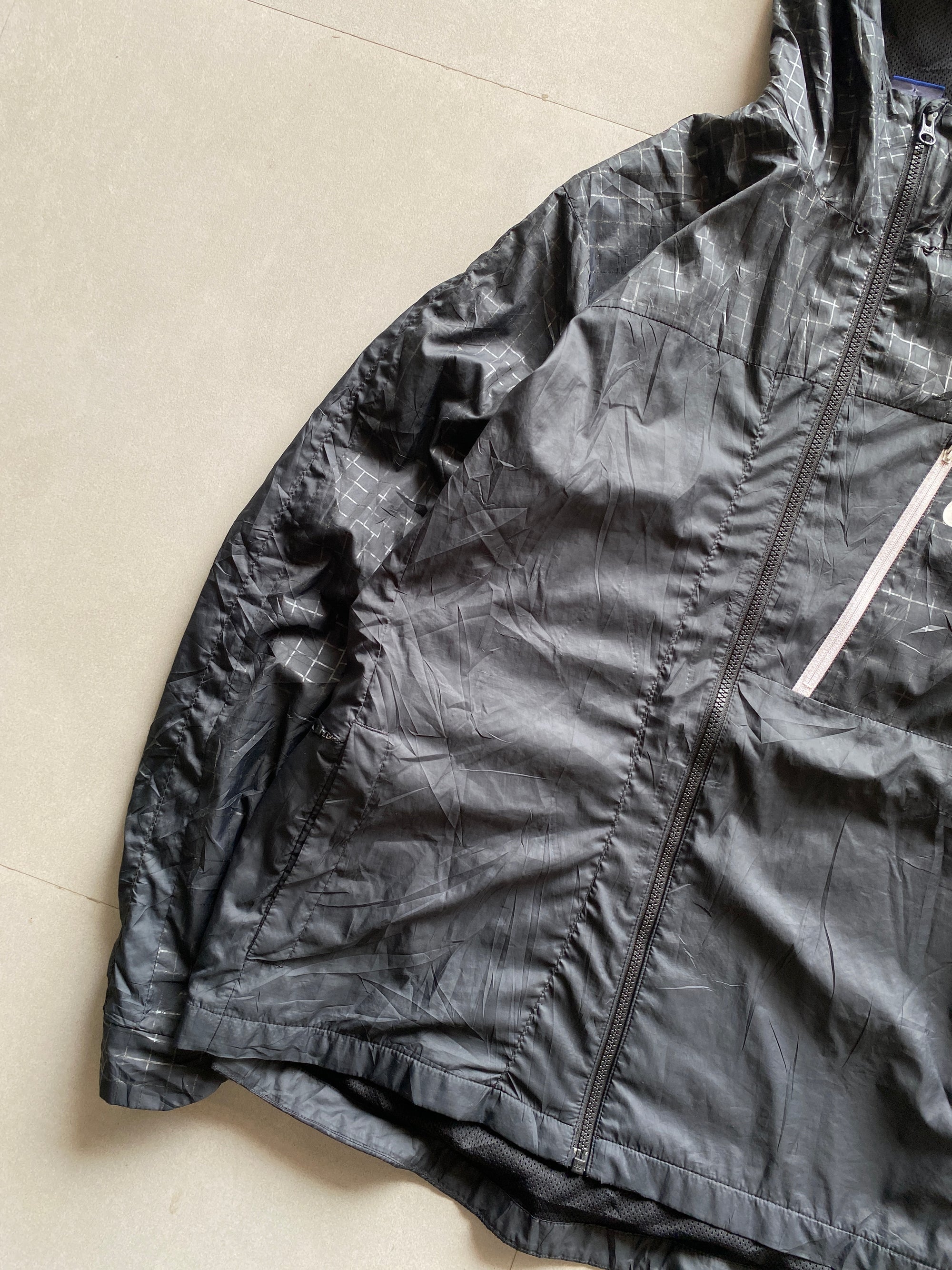 NIKE HOODED JACKET - L