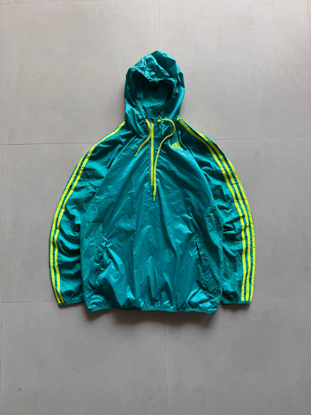 ADIDAS HOODED STRIPED 1/4 JACKET - L