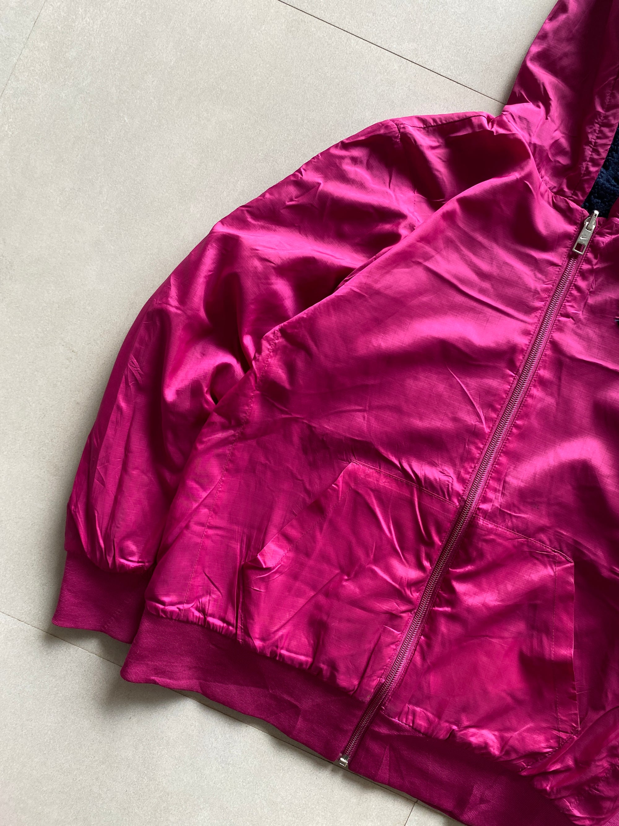 NIKE HOODED REVERSIBLE LIGHT WEIGHT JACKET - XS