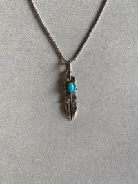 FEATHER PENDANT CHAIN