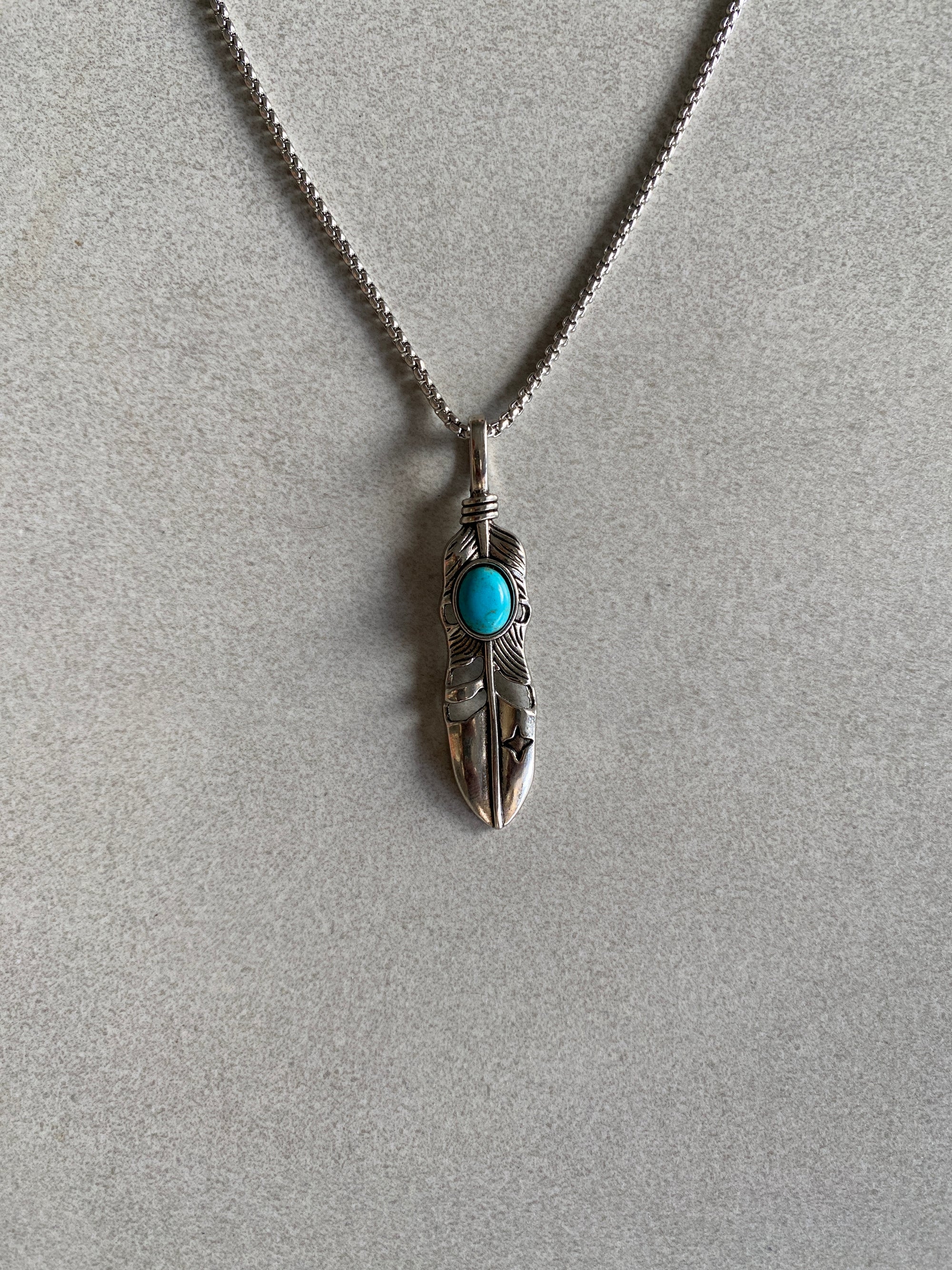 FEATHER PENDANT CHAIN