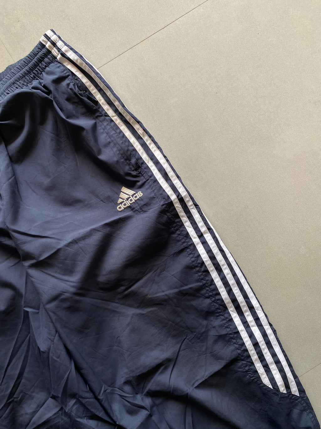 VINTAGE ADIDAS STRIPED TRACK PANT - M