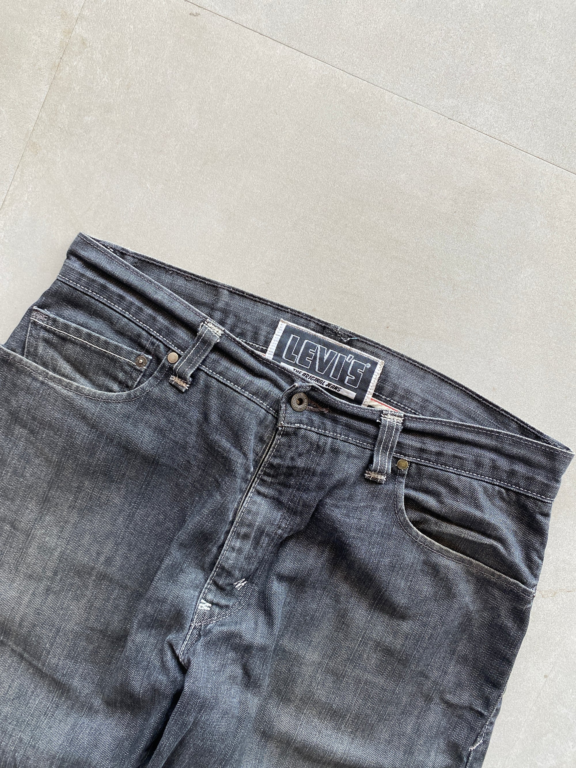 LEVIS BAGGY DENIM - M