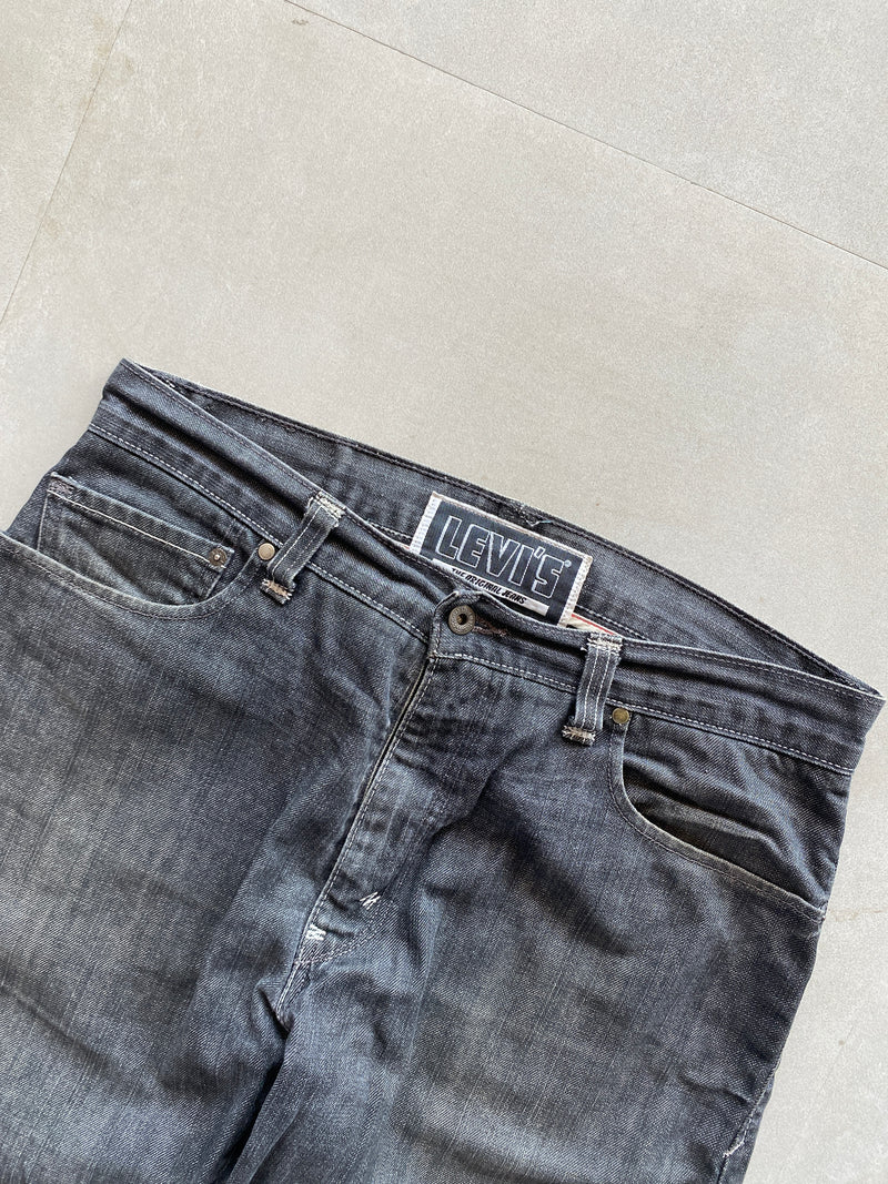 LEVIS BAGGY DENIM - M