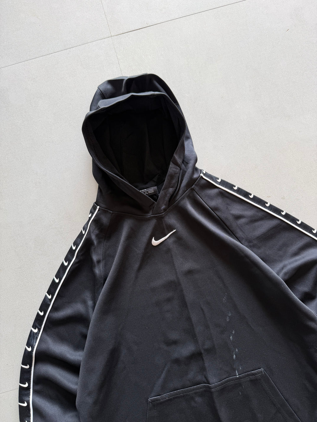 NIKE CENTRE SWOOSH HOODIE - XS