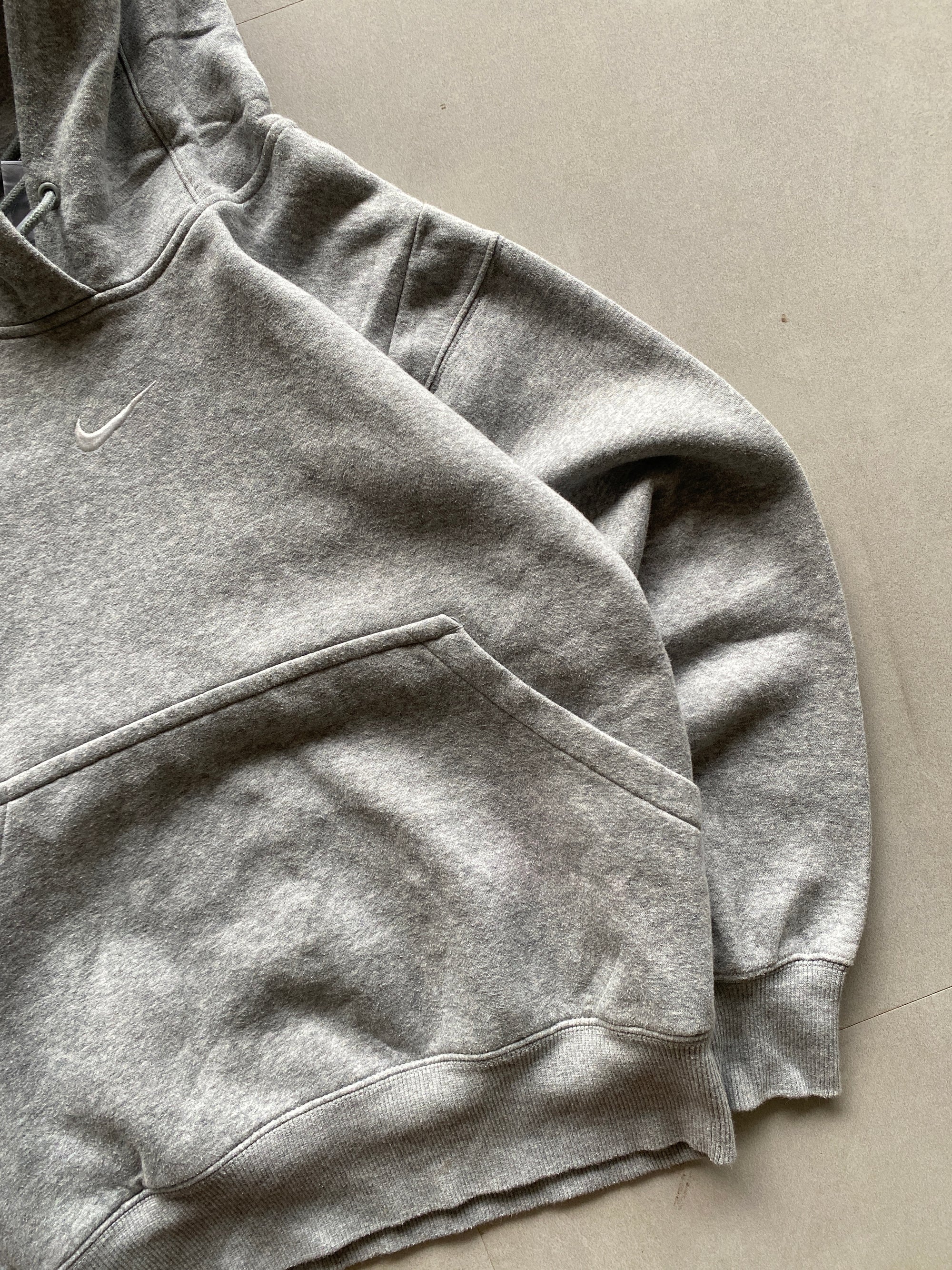 NIKE CENTER SWOOSH HOODIE - XS