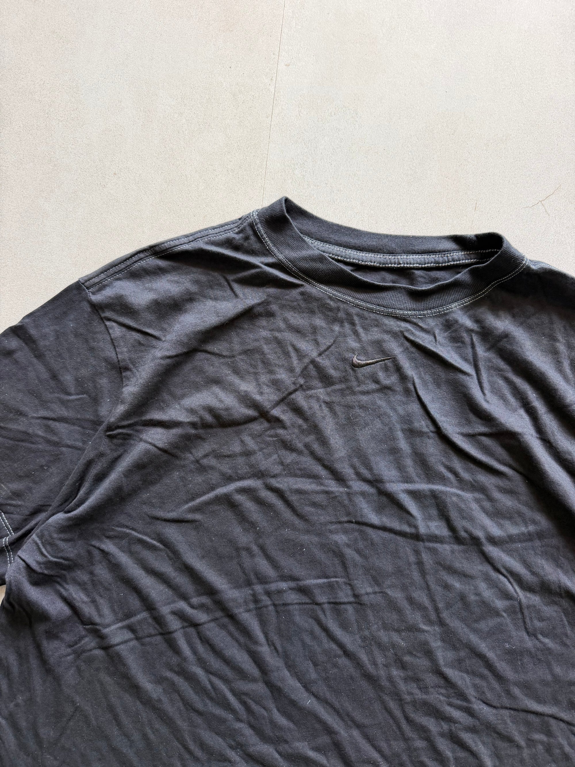 NIKE CENTRE SWOOSH TEE - XL