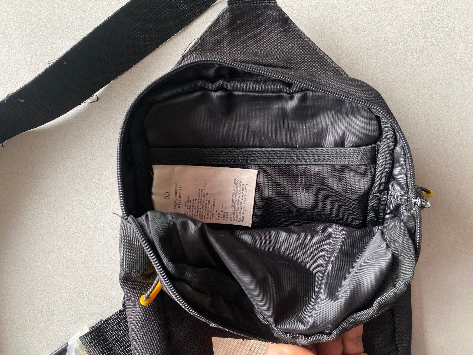 NIKE JORDAN CROSS BODY SLING BAG